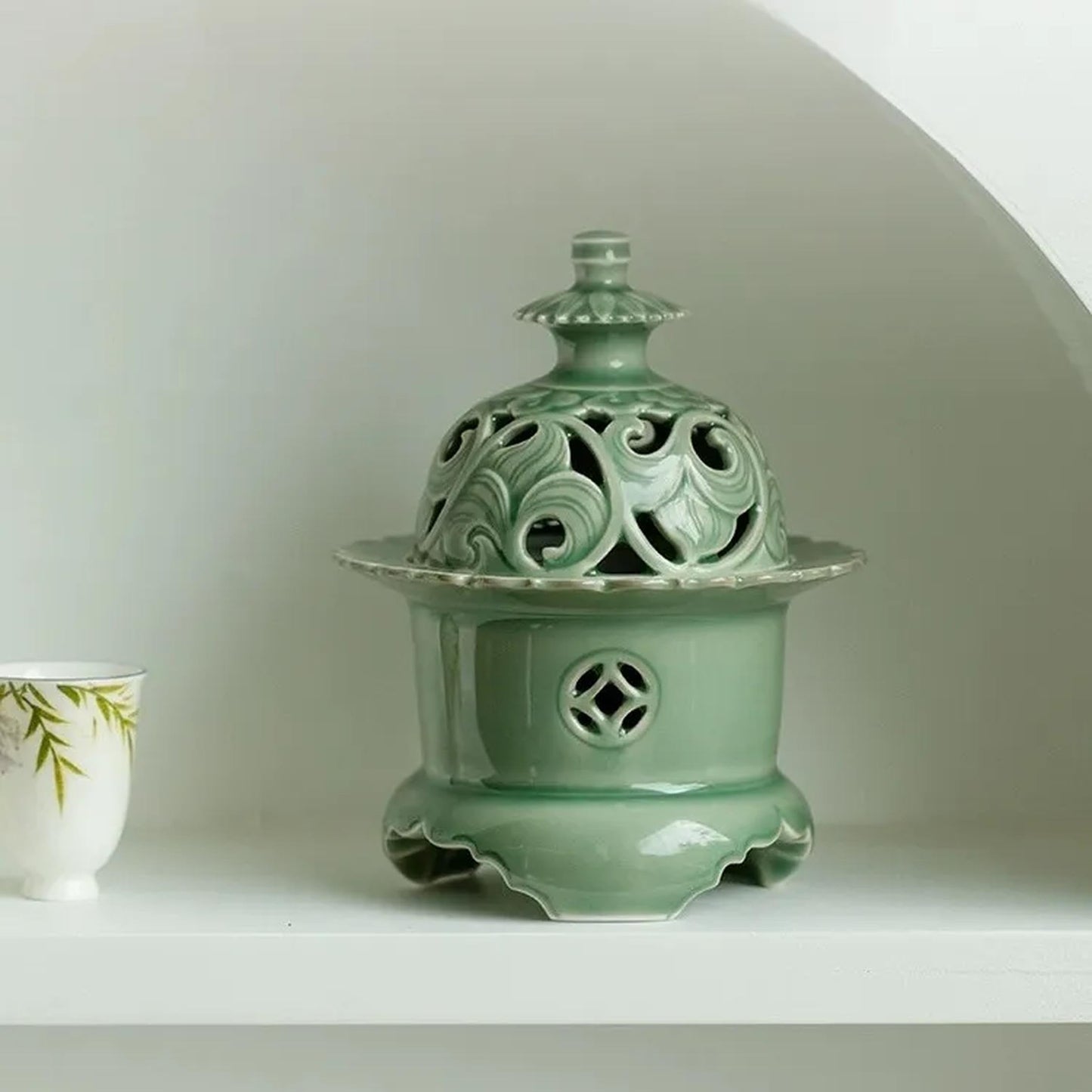 Hermit Life Three-Legged Incense Burner (Celadon), Porcelain Incense Holder with Lotus-Shaped Lid, Green
