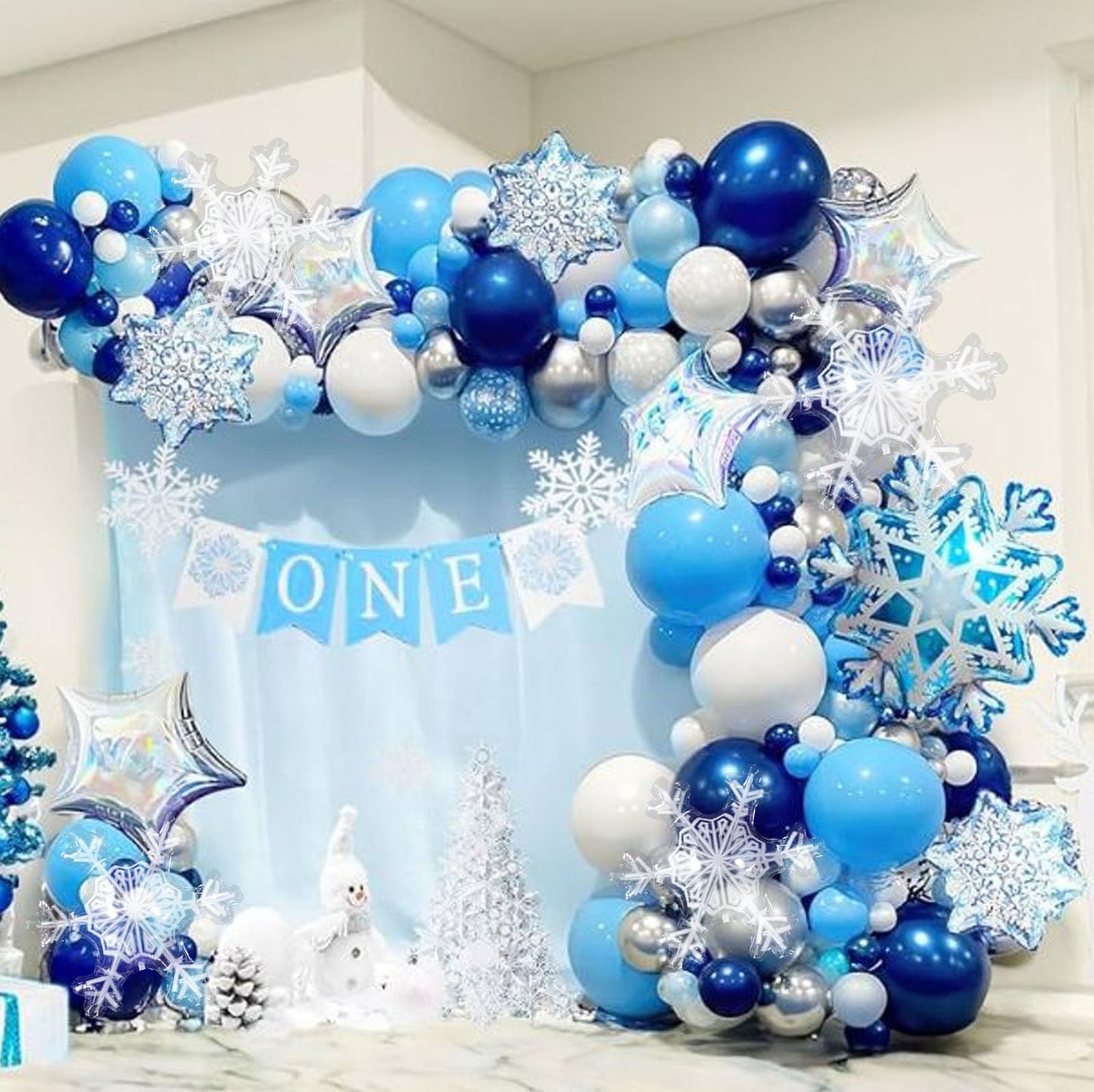 6 Pcs Snowflake Balloons Transparent Winter Snowflake Foil Balloons for Christmas Party Decorations, Frozen Theme Birthday, Winter Wonderland Decor, Holiday Event, Baby Shower