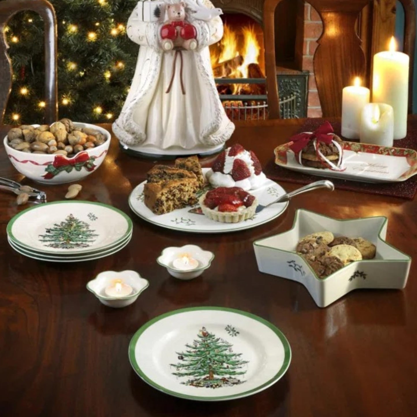 Spode Christmas Tree 12-Piece Dinnerware Set, Service for 4 - Dishwasher Safe Seasonal Dinnerware, Festive Christmas Tree Motif for Holiday Gatherings, Shatterproof & Durable Dishes - Made of Melamine