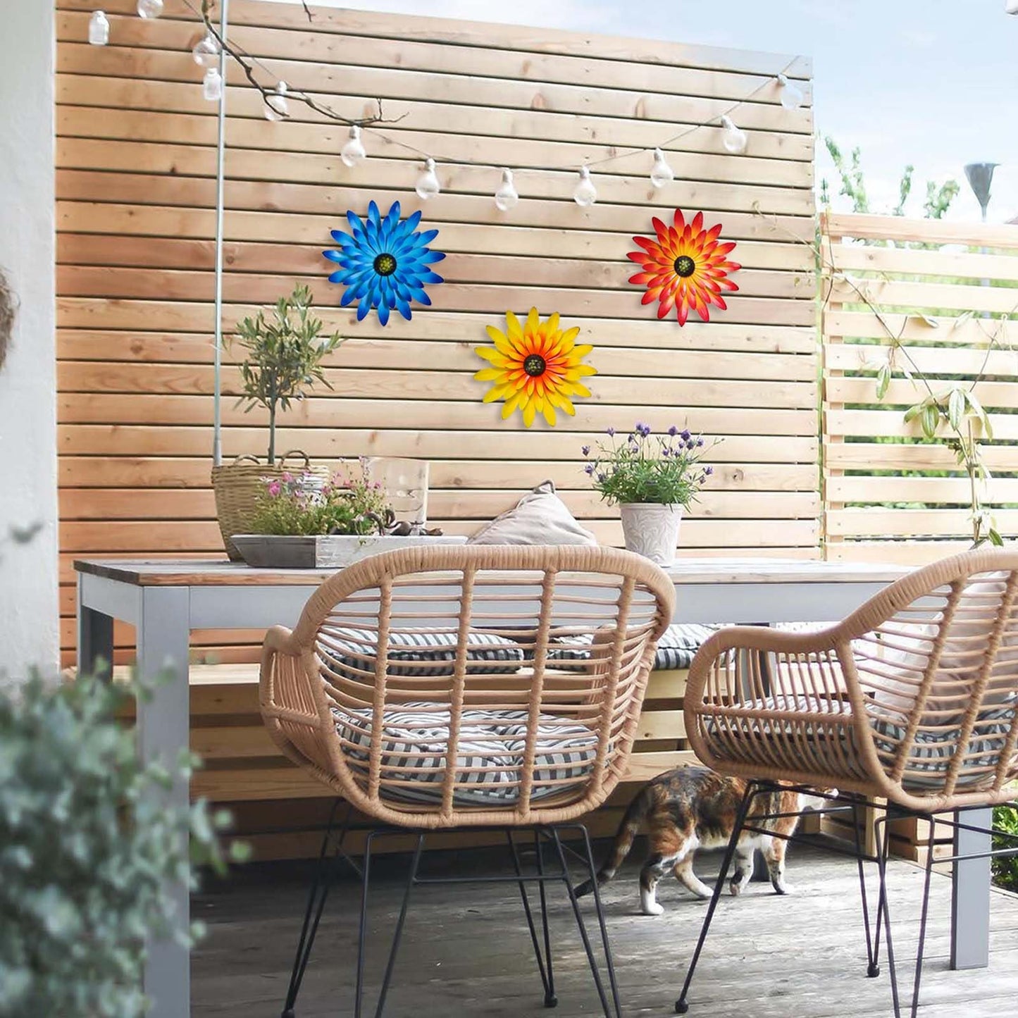 AHYS Metal Flowers Wall Decor Indoor Outdoor Metal Wall Art for Farmhouse Home Living Room Bedroom Bathroom Garden Decor – Red