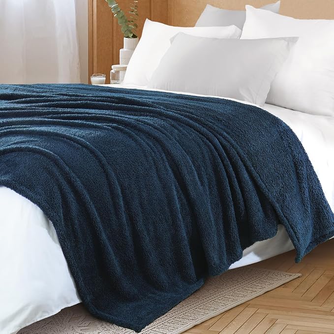 Exclusivo Mezcla Fleece Twin Size Bed Blanket, Ultra Soft, Lightweight and Fuzzy Navy Blue Blanket for Women, Home Decor, 60x80 Inches