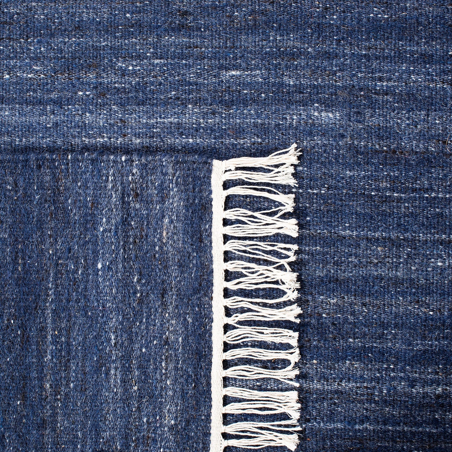 SAFAVIEH Kilim Collection Area Rug - 5' x 8', Navy & Blue, Handmade Wool, Ideal for High Traffic Areas in Living Room, Bedroom (KLM551N)