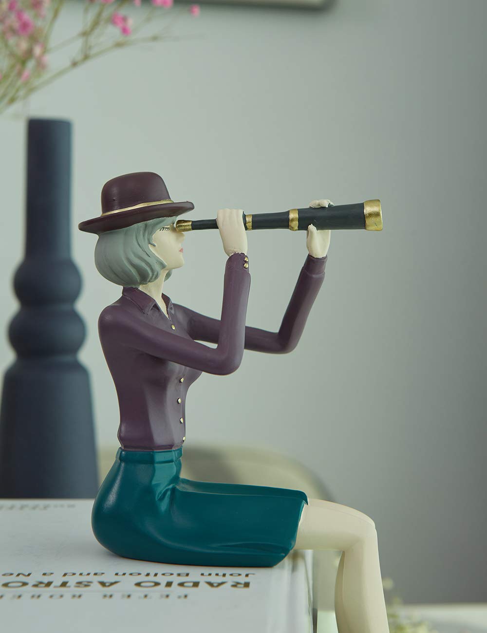 HAUCOZE Woman Figurine Statue Telescope Art Sculpture Modern Home Decor Gift for Living Room Bedroom Office Polyresin 9.1 Inch