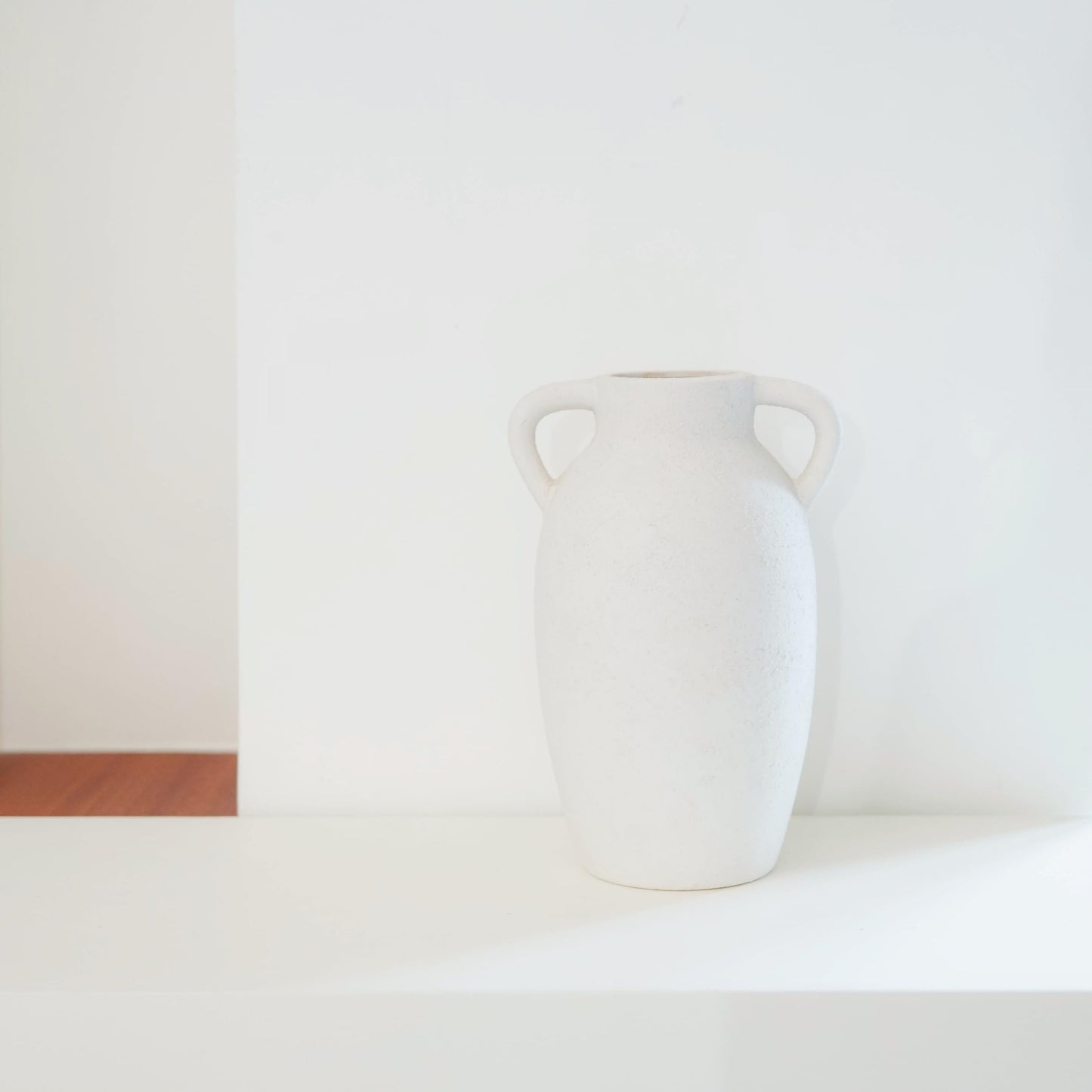 Wild Works Bailey Handmade Vase with 2 Ear Design 9.6'' Tall Ceramic Vase Retro Wabi-Sabi Style Floral Arrangement Vase Living Room Ceramic Flower Holder Hydroponic Planting（White