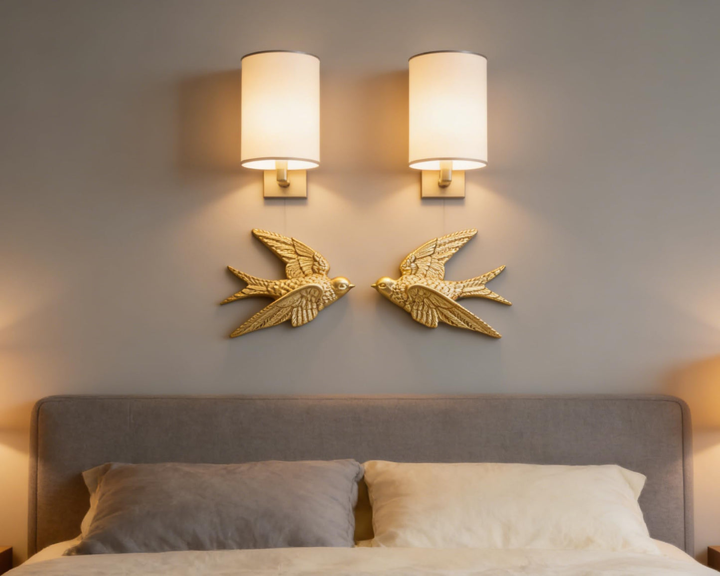 AMOIENSIS Bird Wall Sculpture Art, (Set of 2) 4¾ inch Resin Gold Bird 3D Sculpted Floating Hanging Wall Sculpture Decoration