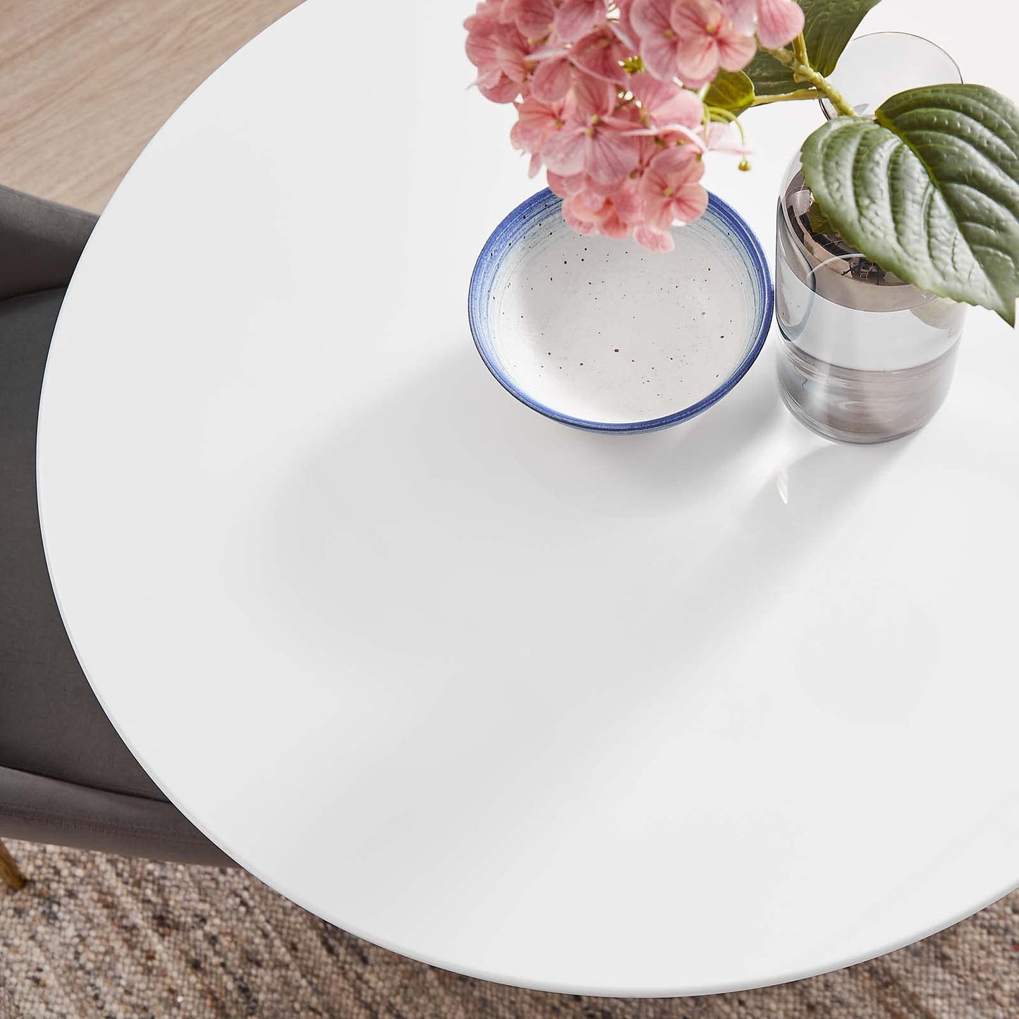 Modway Lippa 28" Mid-Century Modern Dining Table with Round Top in Gold White
