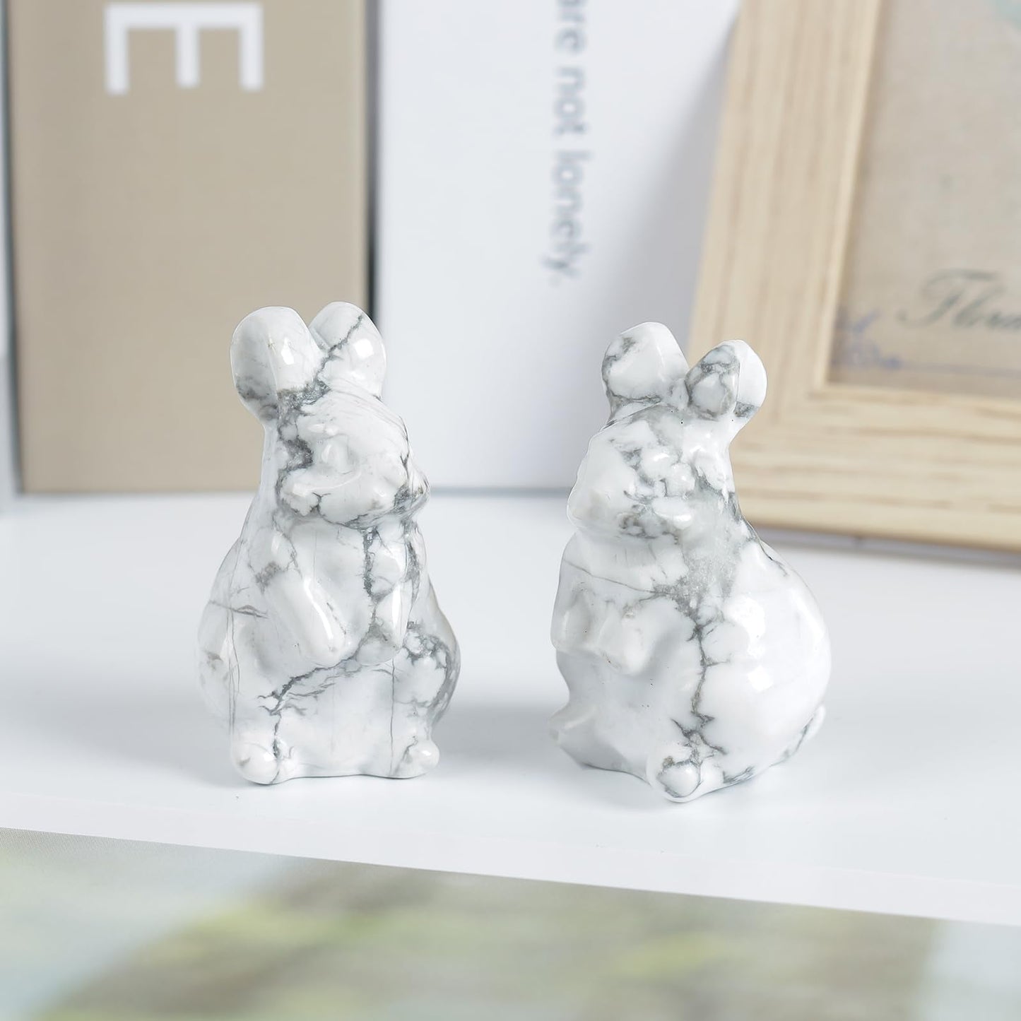 Loveliome Crystal Mini Rabbit Figurine, 1.5 Inch Bunny Sculpture Statue Gemstone Animal for Home Décor or Collectibles, White Howlite Turquoise
