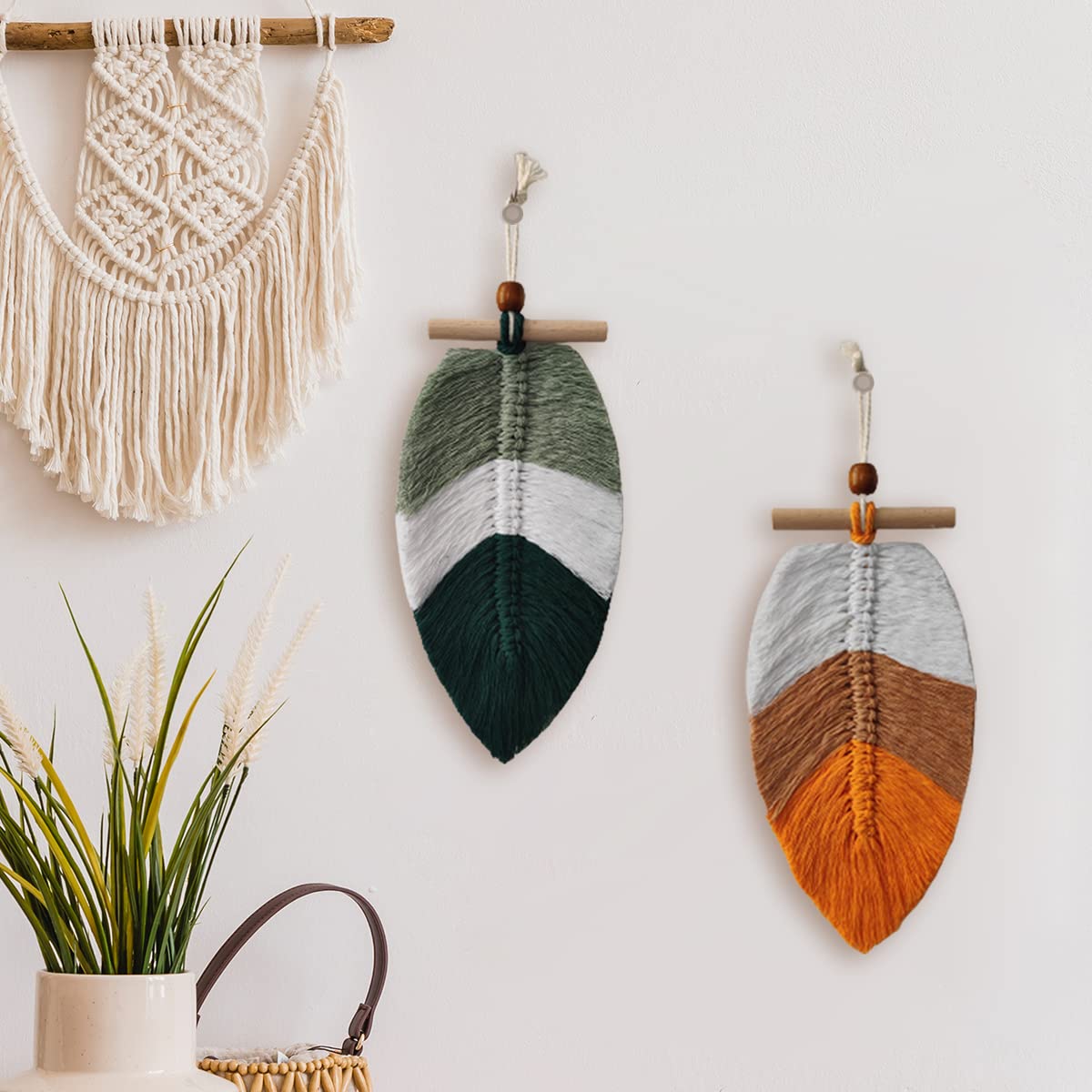 ZARROUEA 2 Pieces Boho Leaf Wall Decor,Bohemian Macrame Wall Hanging - Chic Feather Leaf Wall Art Decor Cotton Handmade Woven for Bedroom Living Room Apartment Ornaments (Green and Yellow)