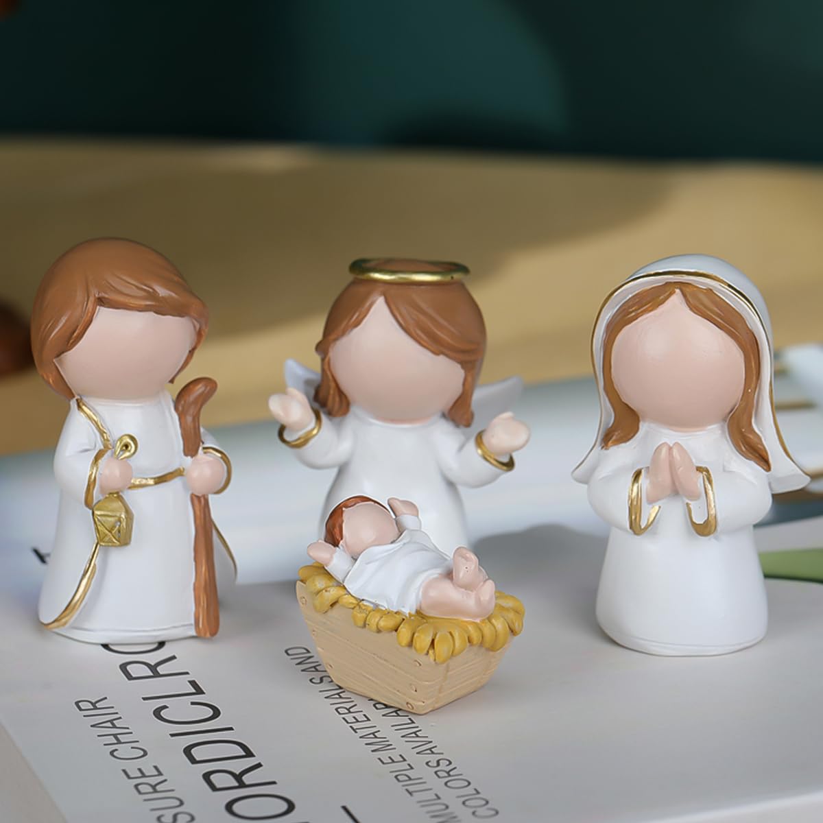 Akulgaci Christmas Nativity Set, 12 Pieces Mini Nativity Scene Figurines for Indoor Tabletop Xmas Decorations Christmas Figures (White)