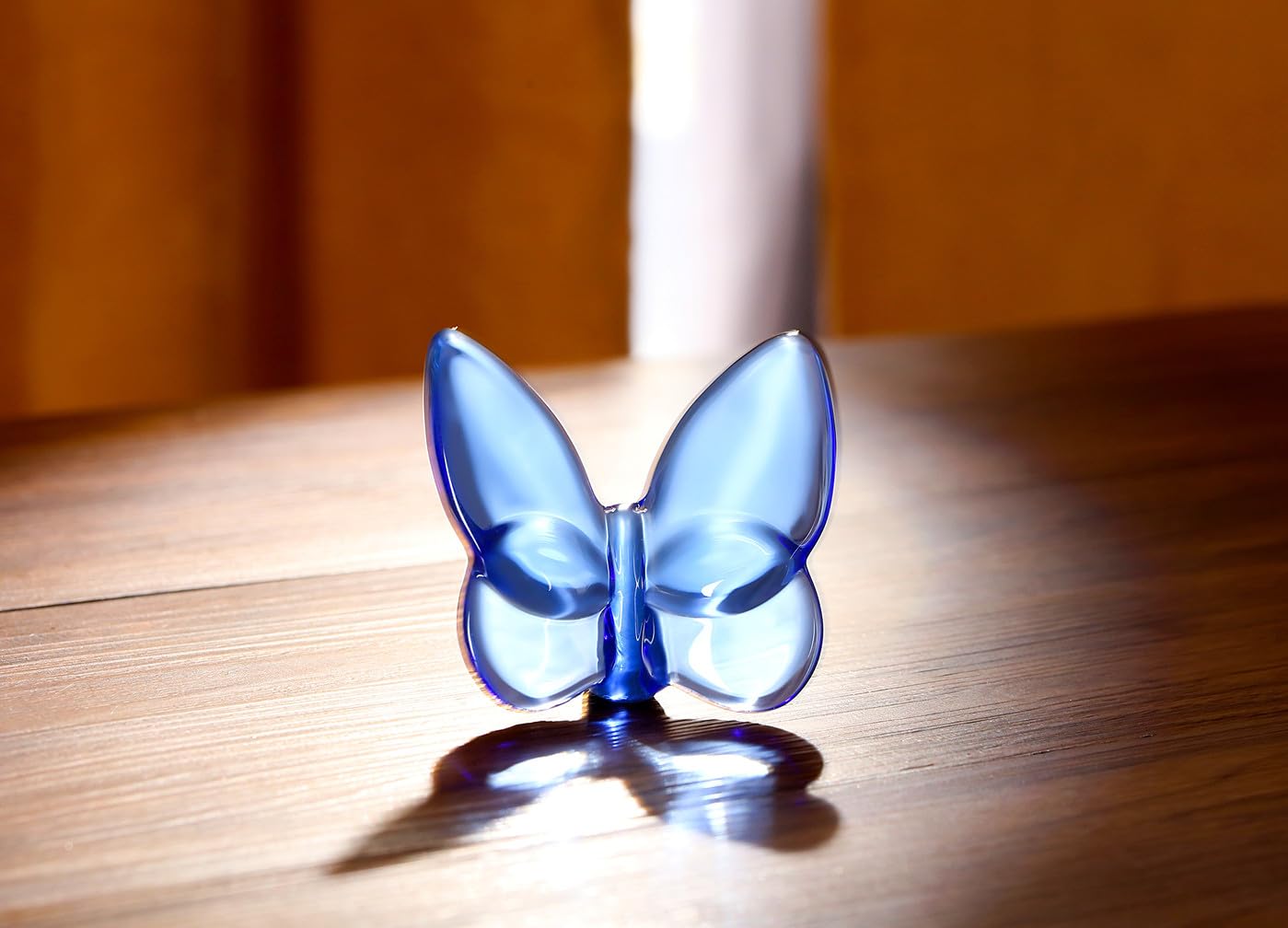 DUQGUHO Butterfly Gifts Decor Blue Butterflies Crystal Glass Figurines Flying Crystal Animal Collectible Desk Home Bedroom Office Decoration