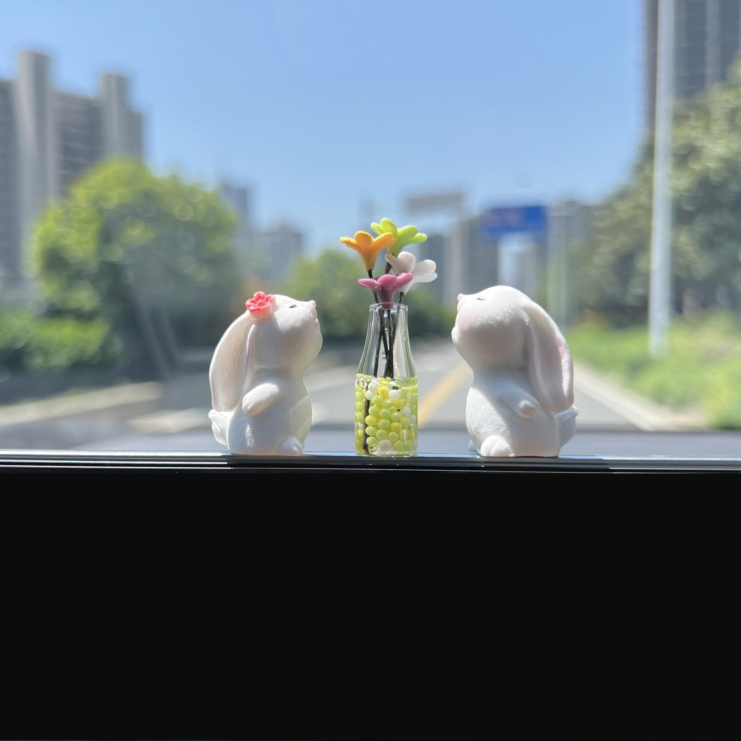 Cute Rabbit Car Dashboard Accessories Flowers Rear View Mirror Decorations, Funny Car Interior Accessories for Girls Women Daisy Charm