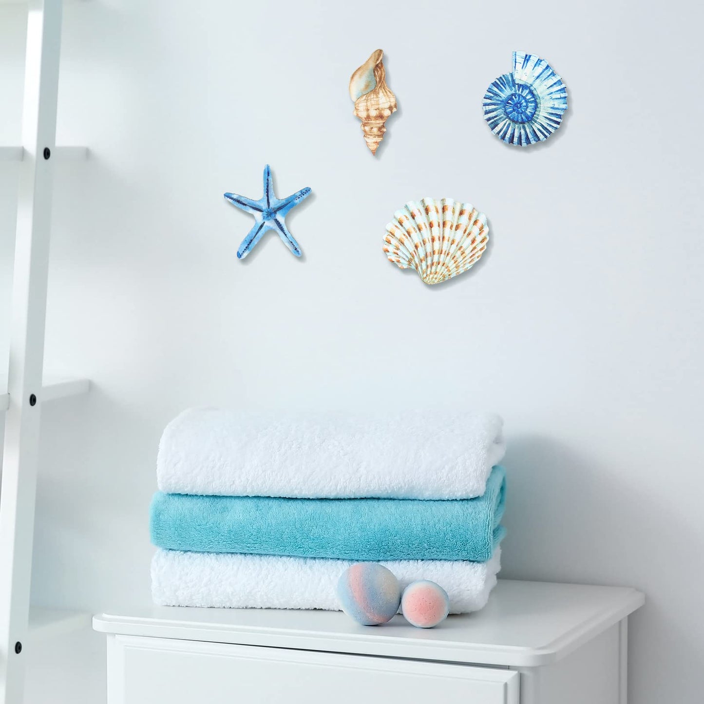Yookeer 4 Pcs Beach Wall Decor, Wooden Seashell Starfish Wall Decoration, Ocean Coastal Nautical Decorative Art, Rustic Seaside Theme Art for Bathroom Living Room Bedroom Summer Home Decor Gift(Small)