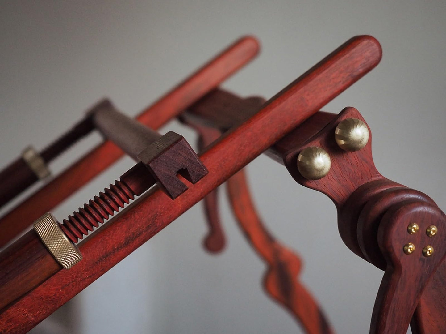 ErdBar Embroidery Stand Floor Standing Red Pear Wood Embroidery Bracket, Adjustable Angle Cross Stitch Bracket,Suitable for Craftsmanship