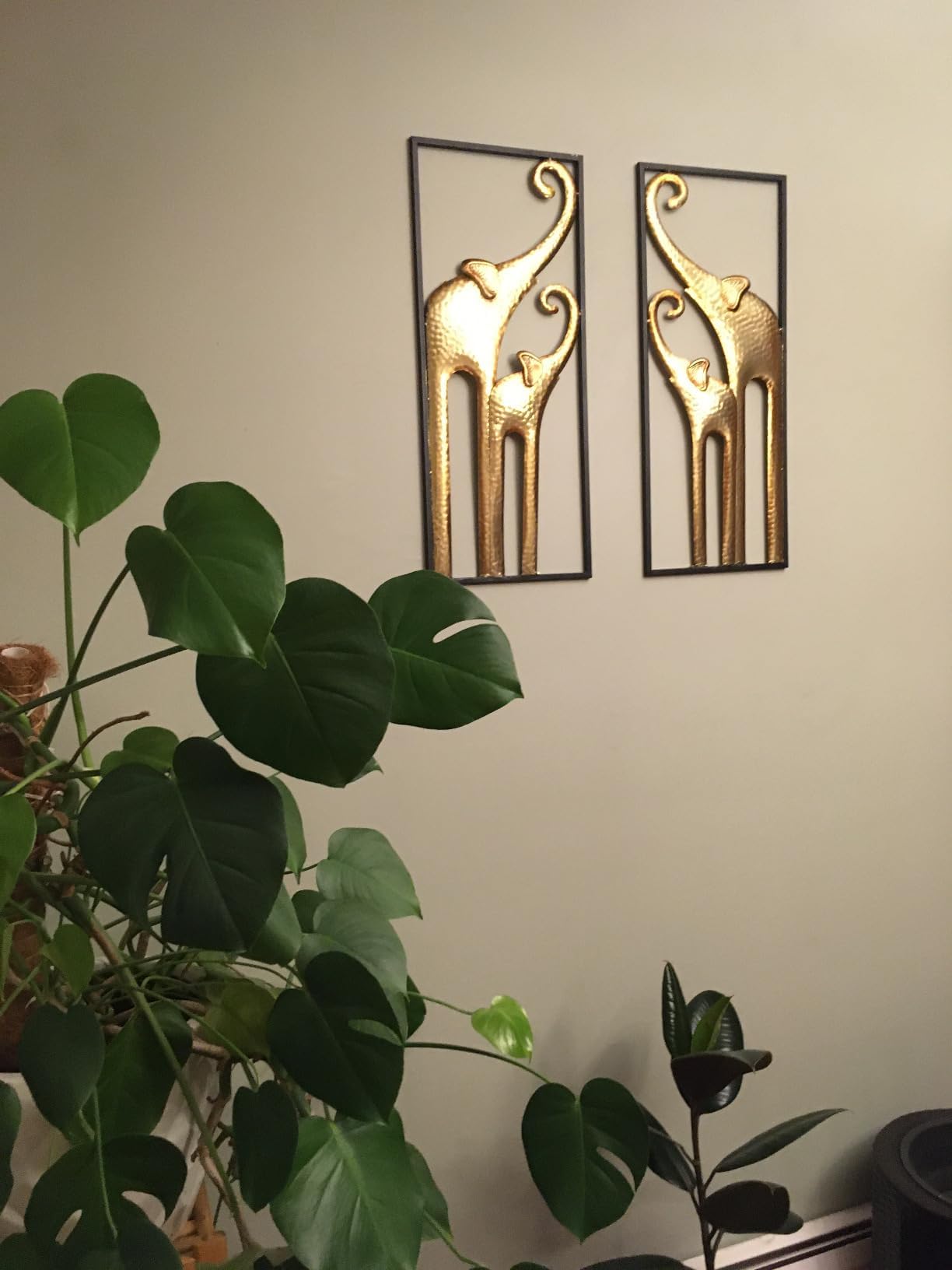 HKaikzo Gold Elephant Wall Decor Set of 2, African Metal Wall Art Large 3D Sculptures for Living Room, Boho Animal Decorations Modern Wall Hanging Gift for Housewarming(11.8x27.6in)