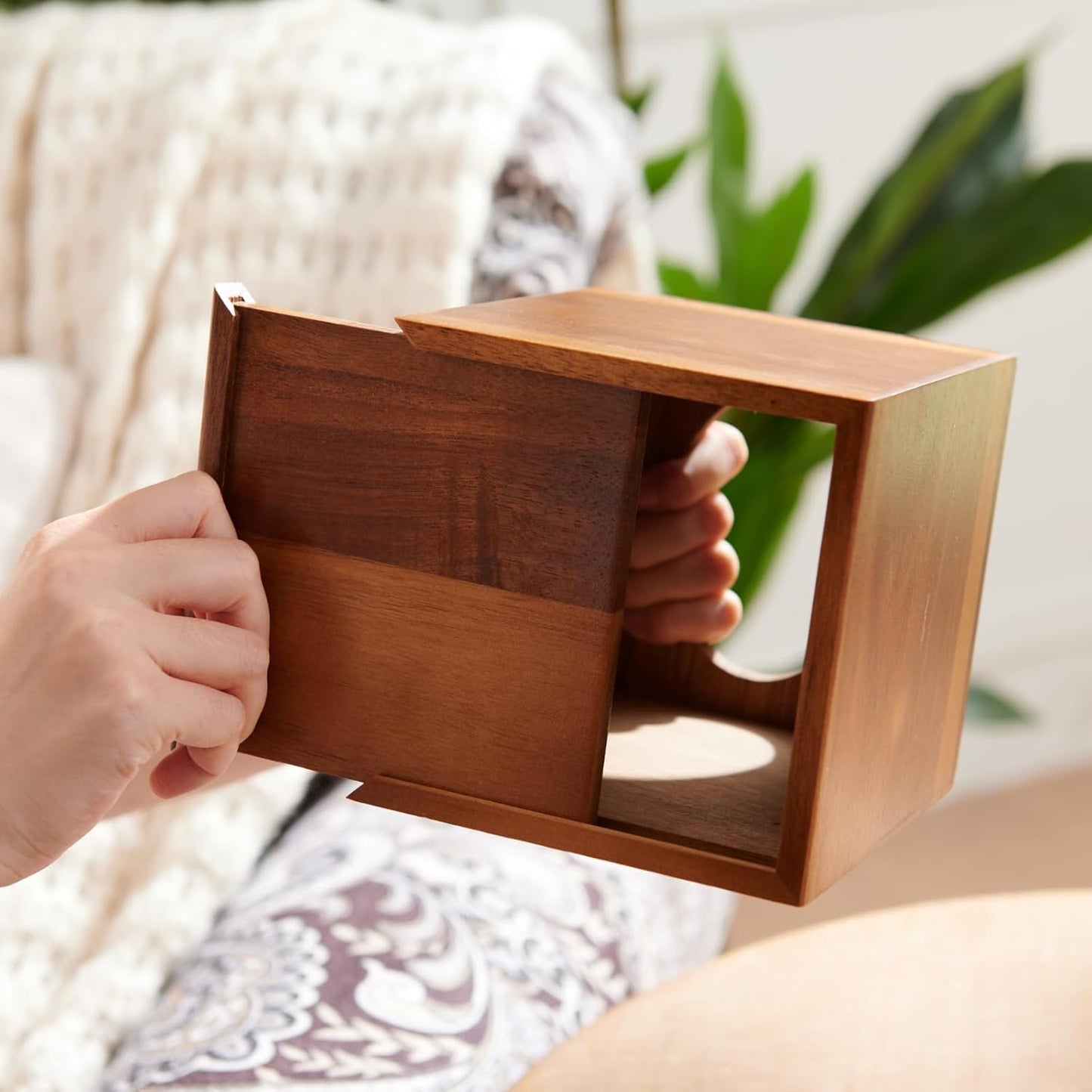 YANGQIHOME Tissue Box Cover Square, Acacia Wood Tissue Holder for Bathroom, Living Room, Dining Table, Decorative Cube Facial Tissue Box Cover, 5.3 x 5.3 x 6.1 inches