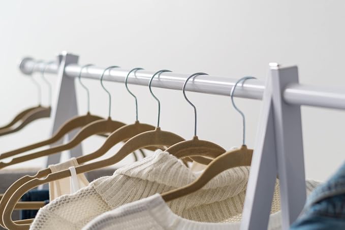 IRIS USA Clothes Rack for Hanging Clothes with Shelf, Freestanding Clothing Rack, Easy to Assemble Garment Rack, Metal, Sturdy Design, Multipurpose, Small Space Storage Solution, White