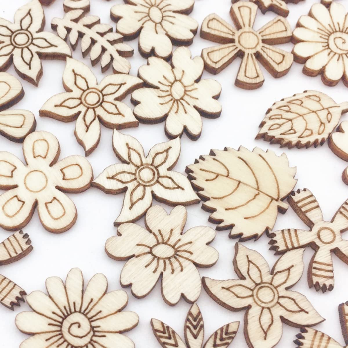 300 Pcs Wooden Embellishments Mixed Flower Leaf Pattern Wooden Scrapbooking DIY Handmade Crafts Children DIY Graffiti Home Decor