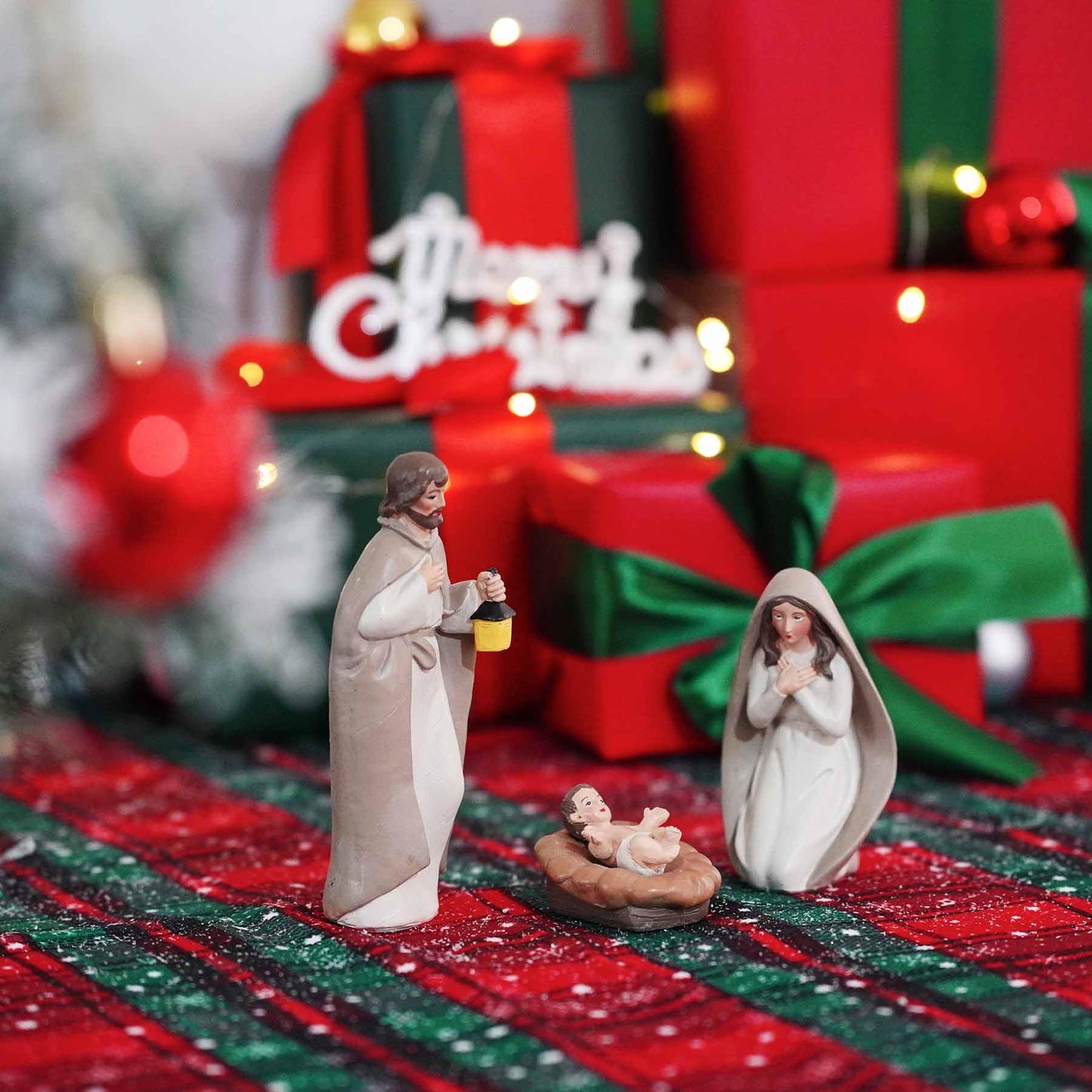 QF Home 10-Piece Christmas Nativity Set – Nativity Scene with Manger, Holy Family & Animals, Hand-Painted Resin Indoor Holiday Display