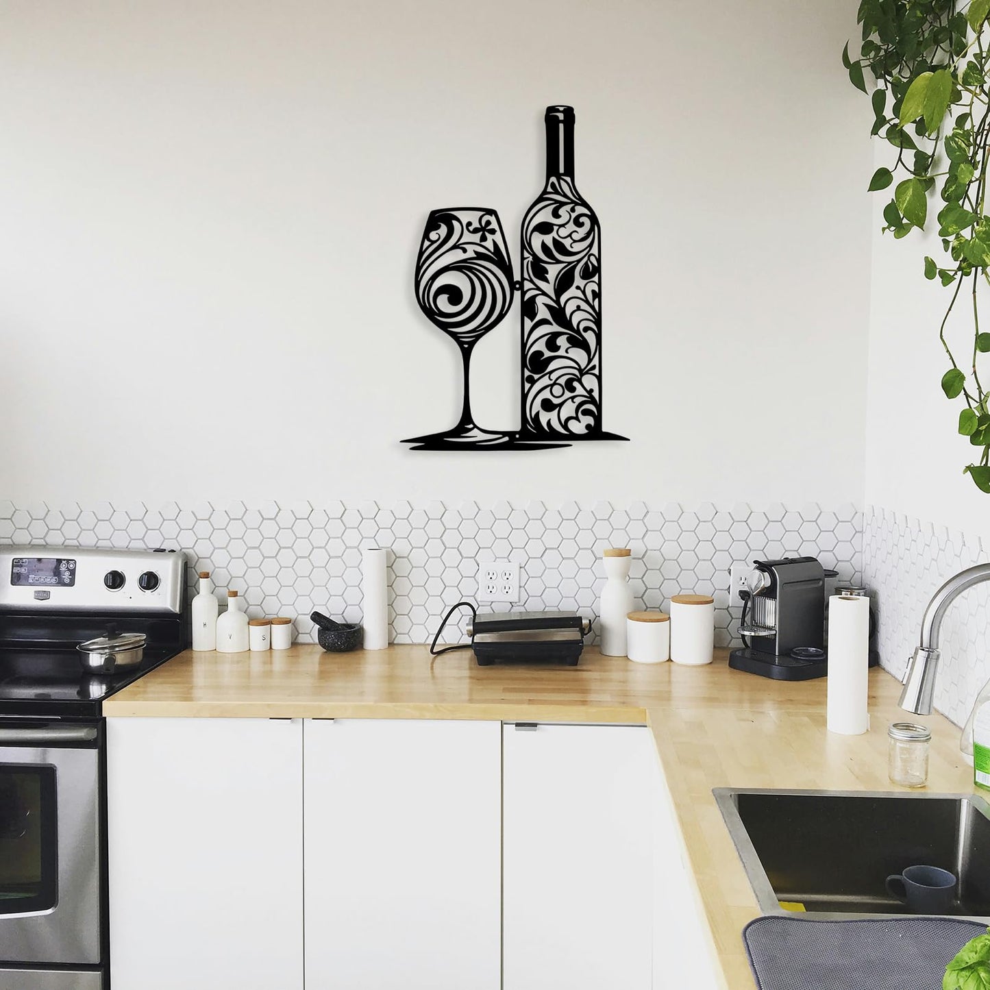 Benziso Wine Wall Decor, Metal Wall Art for Kitchen, Wine Lover Gifts, Home Bar Wall Decor, Dining Room Wall Art, Metal Wall Art Decor (Black 11.2 in x 16.6 in)