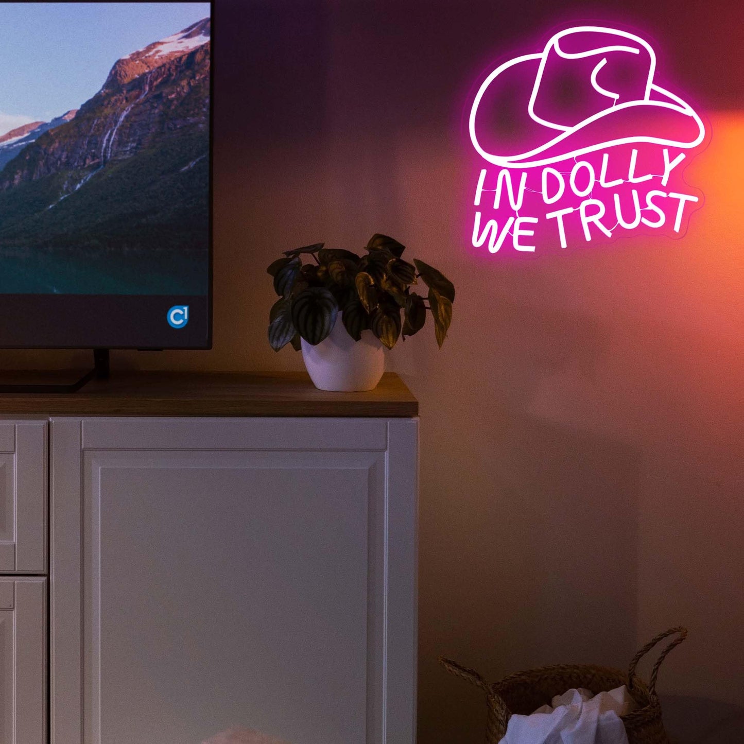 In Dolly We Trust Neon Sign, Pink Cowgirl Hat LED Signs, Country Retro Style Western Wall Art, USB Powered for Teen Bedroom Man Cave Party Aesthetic Christmas Birthday Gift(12.9 * 13.3in)