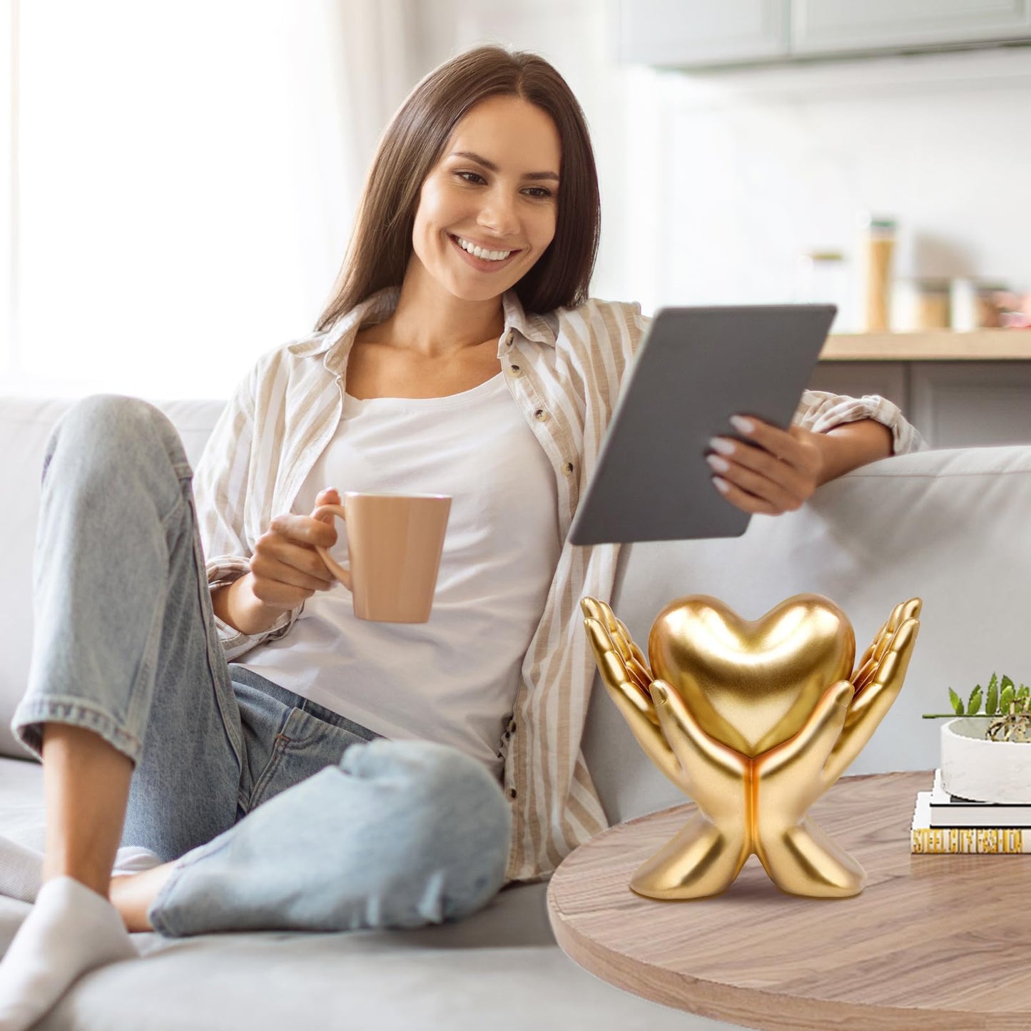 COJOSQC Home Mantel Decor Accents, Minimalist Heart Decoration and Accessories, Living Room, Office, Dining Table, TV Stand, Library Peace Sign Hand Sculpture， Coffee Shelf Ornament (Small), valentine