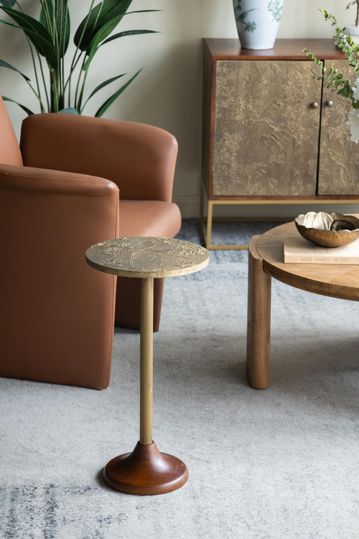 Penau Slender Brass Side Table, Textured Gold Metal Top with Wooden Pedestal Base, Round Accent End Table for Living Room, 11.8 x 11.8 x 24 Inchs, Gold and Brown