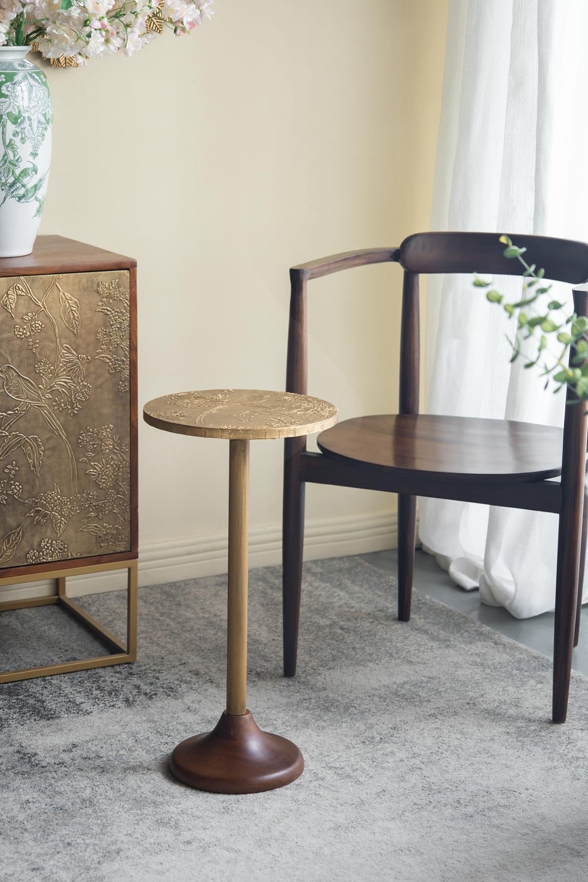 Penau Slender Brass Side Table, Textured Gold Metal Top with Wooden Pedestal Base, Round Accent End Table for Living Room, 11.8 x 11.8 x 24 Inchs, Gold and Brown
