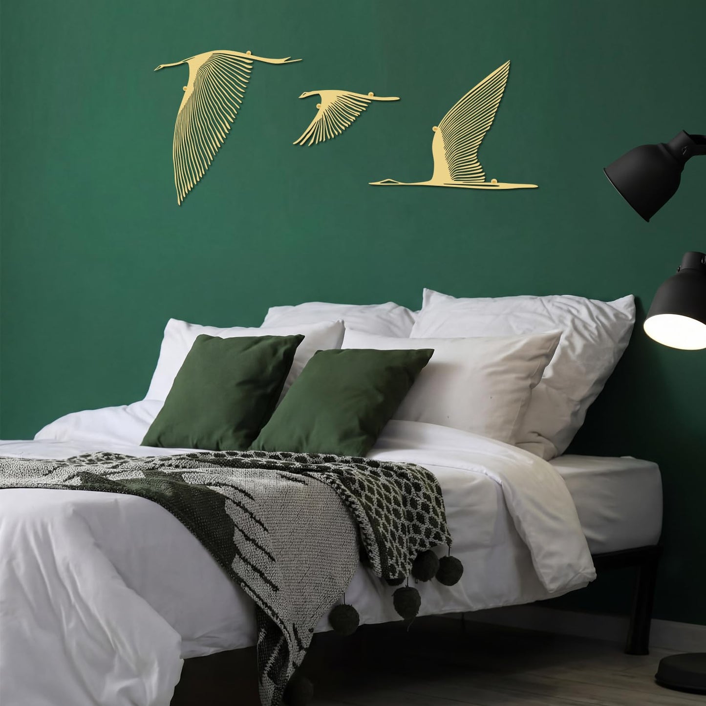 Pelopy 3 Pcs Gold Flying Birds Metal Minimalist Bird Art Wall Decor Rustic Modern Home Decor for Living Room Bedroom Yard Garden Gift for Mother's Day Housewarming