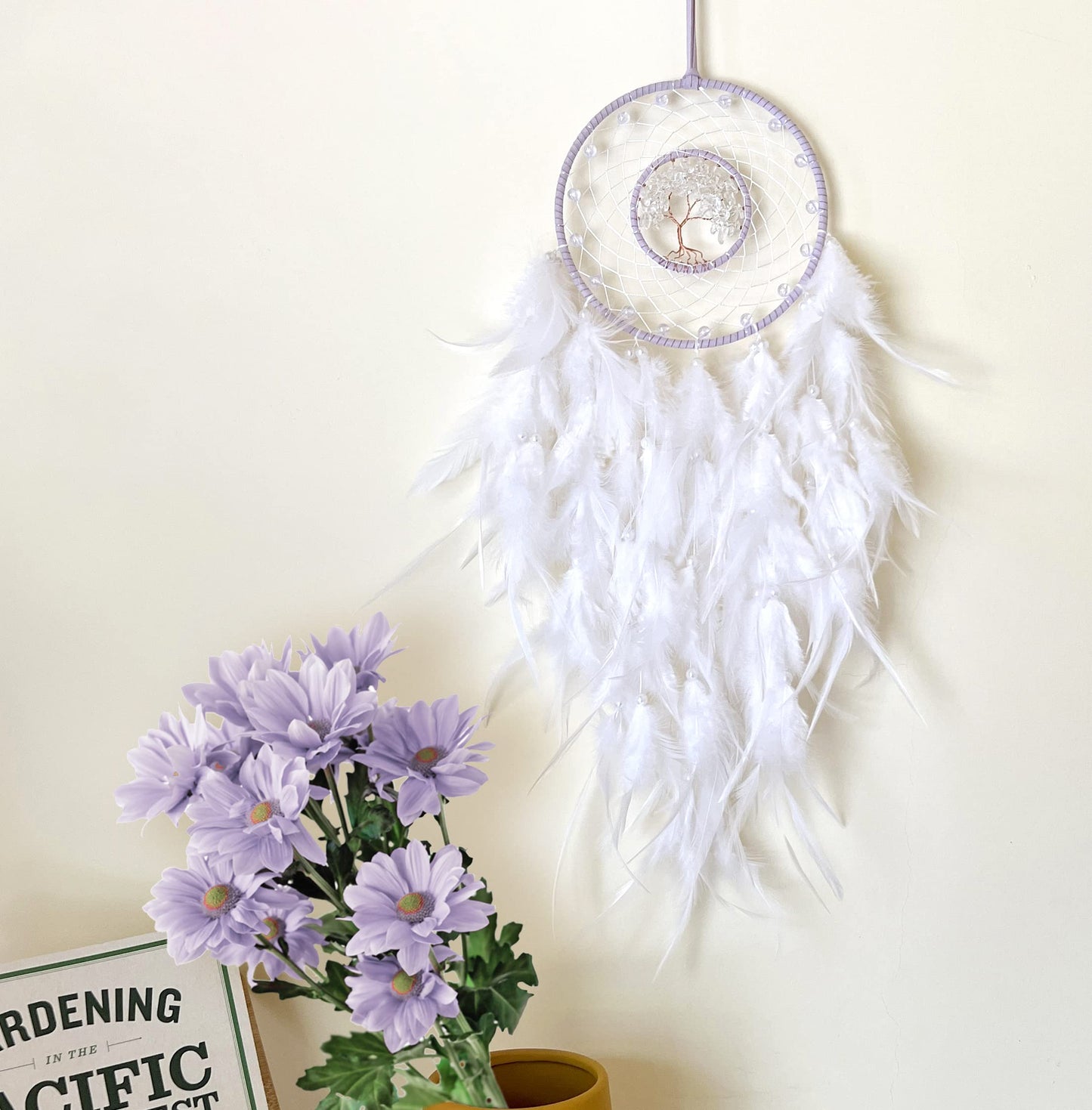 Dream Catchers, White Dream Catcher Tree of Life Wall Decor, with Natural Healing Crystal Stone, Perfect Rock Crystal Handmade Dreamlike Dream Catchers for Bedroom Decor Art Craft Gift