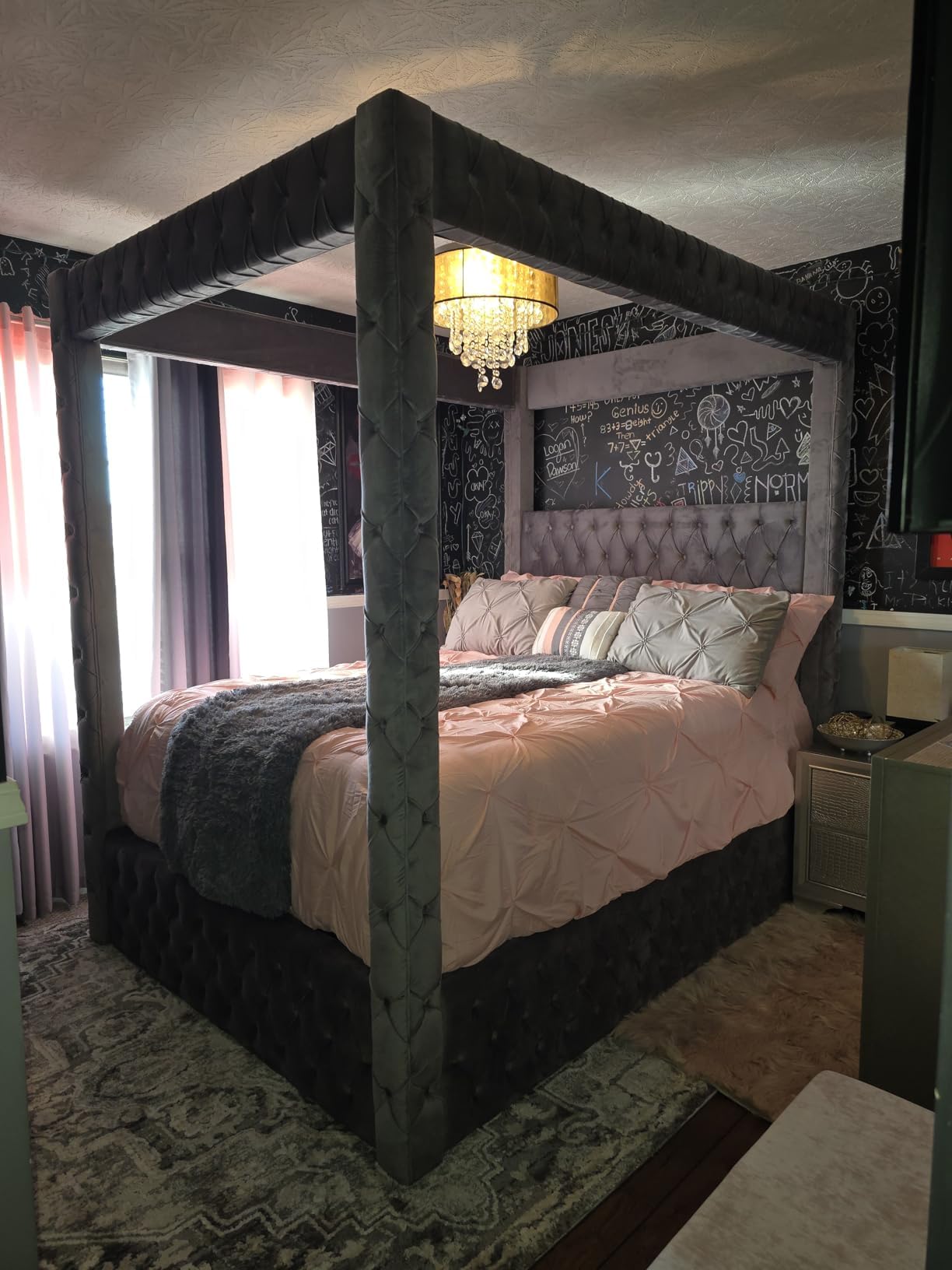 Wirktive Velvet Canopy Bed Frame King - Upholstered Four Poster Bed Frame with Tufted Headboard and Footboard, Luxury Bed Frame with Wood Slats for Bedroom Furniture, Box Spring Required, Black