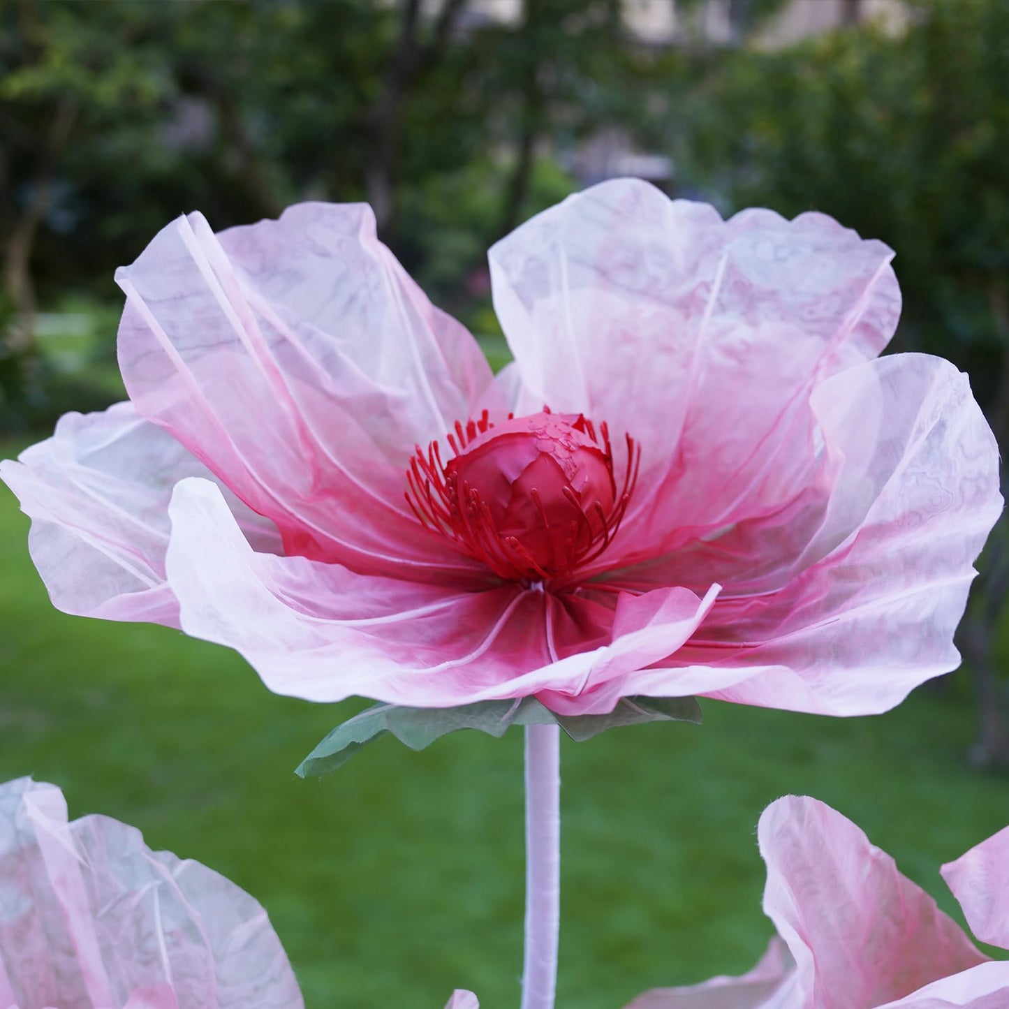 HAZHEYE Giant Artificial Flower Decor with Stand,Oversized Freestanding Gradient Statement Flower for Wedding Flower Decor,Event,Commercial Display,Photo Backdrop & Home Decoration (Pink)