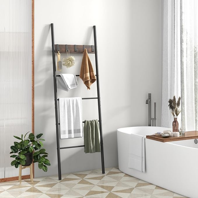 GOFLAME Blanket Ladder, 5-Tier Wall-Leaning Towel Holder Shelf with 5 Removable Hooks, Industrial Quilt Stand with Anti-Slip Foot Pads, Towel Ladder Display Rack for Bathroom, Living Room, Bedroom