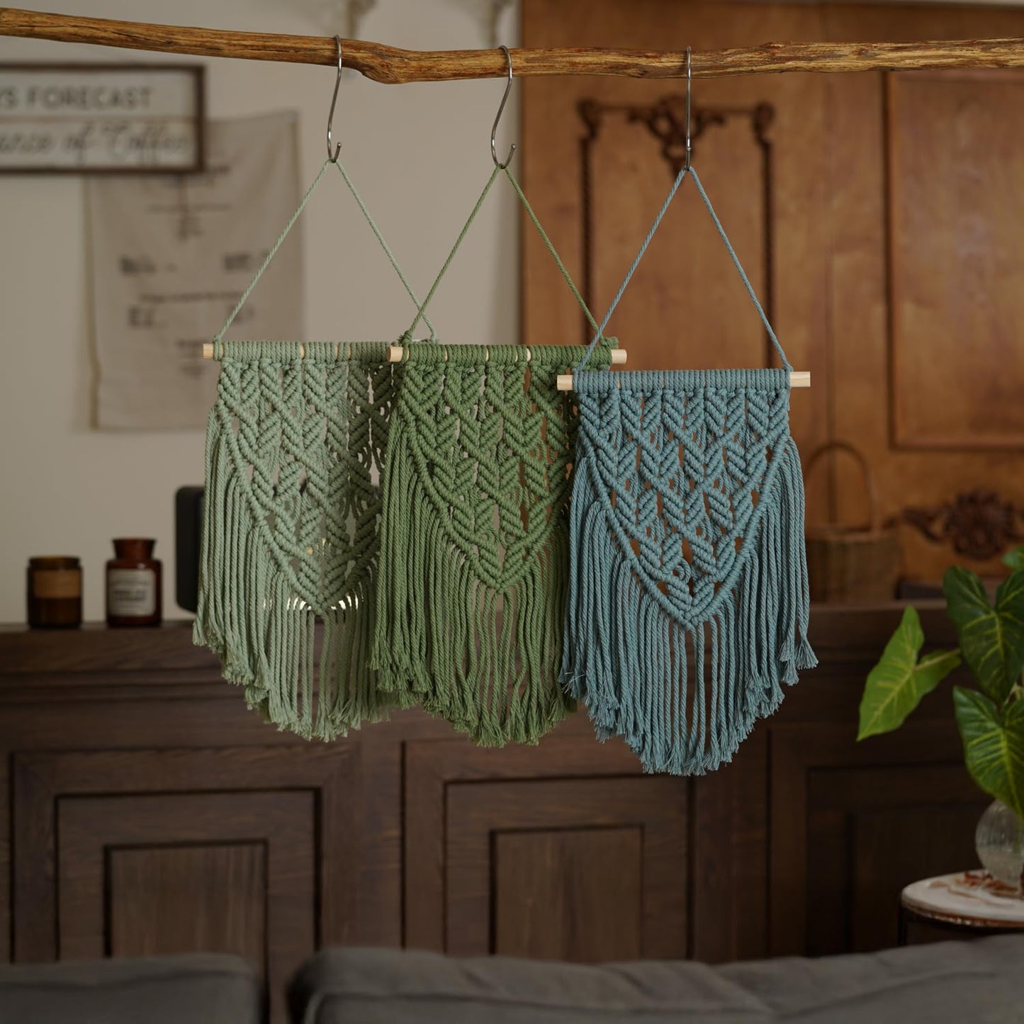 Nashibowu Small Macrame Wall Hanging Decor Boho Tapestry for Bedroom Living Room Dorm Nursery and Office, Cute Aesthetic Wall Art for Small Spaces for Teen Girls and Home Decor (Green, 16 * 10 Inch)