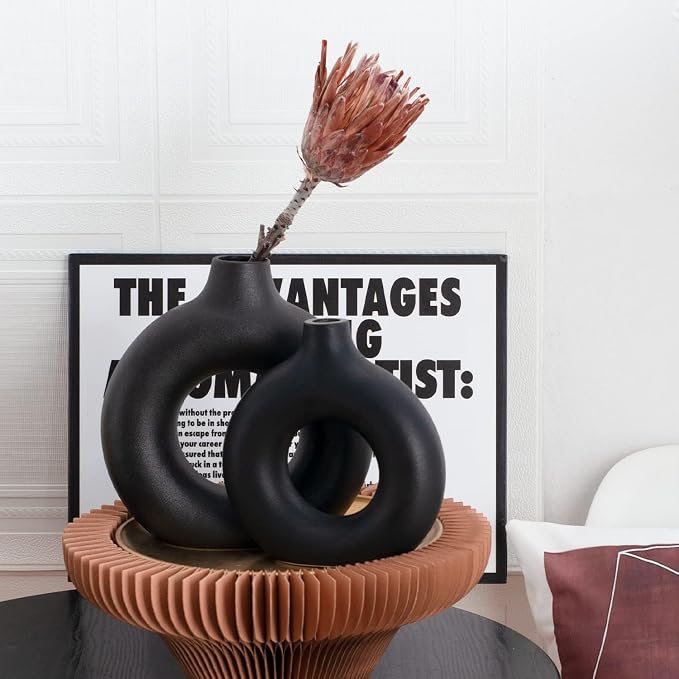 Black Ceramic Donut Vase Set of 2, Hollow Round Matte Pampas Flower Vases for Boho Home Wedding Party Room Dinner Table Shelf Decor.（Black）