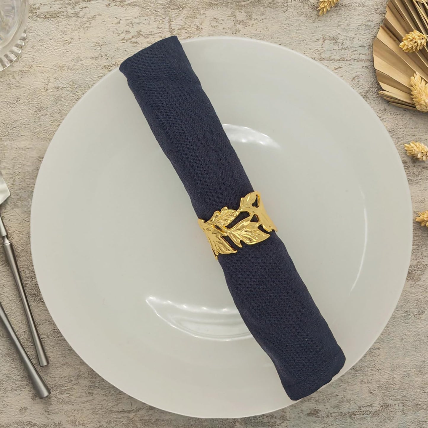 12 Pcs Gold Leaf Napkin Rings Set,Hollow-Out Golden Leaves Napkins Rings Elegant Alloy Holders Bulk for Art Gathering,Thanksgiving Christmas Table Setting Decor,Party Decoration,Daily Use(Round 12)