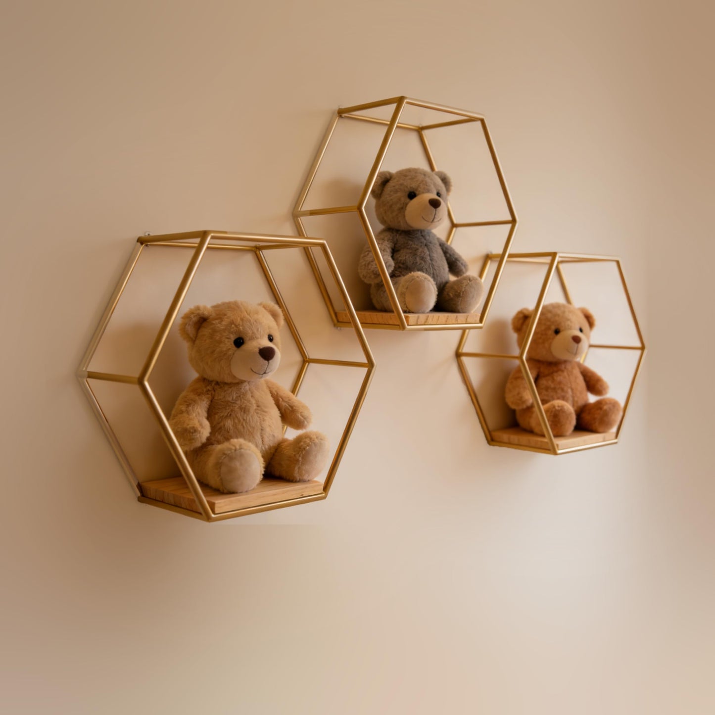 CXYNDFA Gold Hexagon Wall Shelves Set of 3 - Floating Metal Shelves for Wall Mounted Decor, Geometric Shelving for Bedroom, Living Room, Kitchen & Office