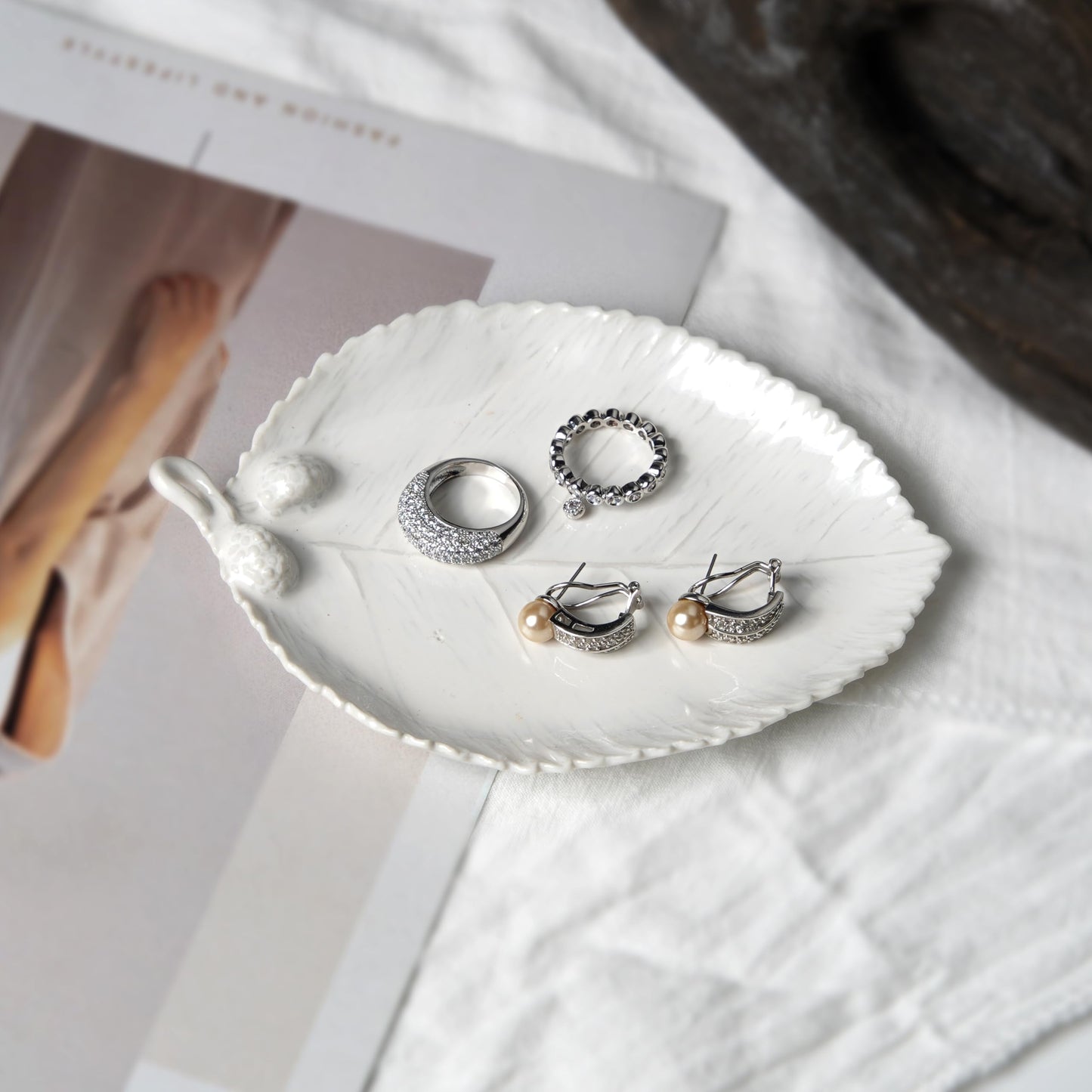 Ceramic Jewelry Dish, Decorative Tray for Rings Earrings Necklaces Bracelet Watch Keys, 4.50" Trinket Tray as Gifts for Women (White Leaf)