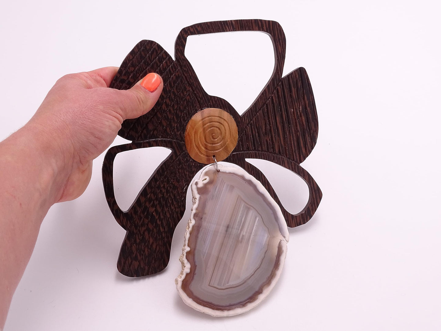Karina Fashion Handmade Wooden Flower Decor – Luxury Home Accent with Agate Stone | Artistic Floral Sculpture for Modern & Bohemian Interiors | Unique Handmade Gift & Elegant Home Decoration