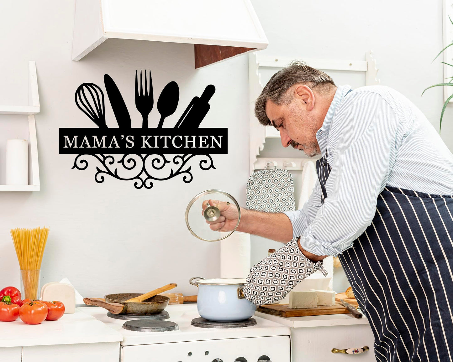 Personalized Kitchen Name Sign, Custom Family Kitchen Sign, Kitchen Wall Decor, Family Name Metal Sign, Housewarming Present, Restaur Home Decor, Kitchen Presents