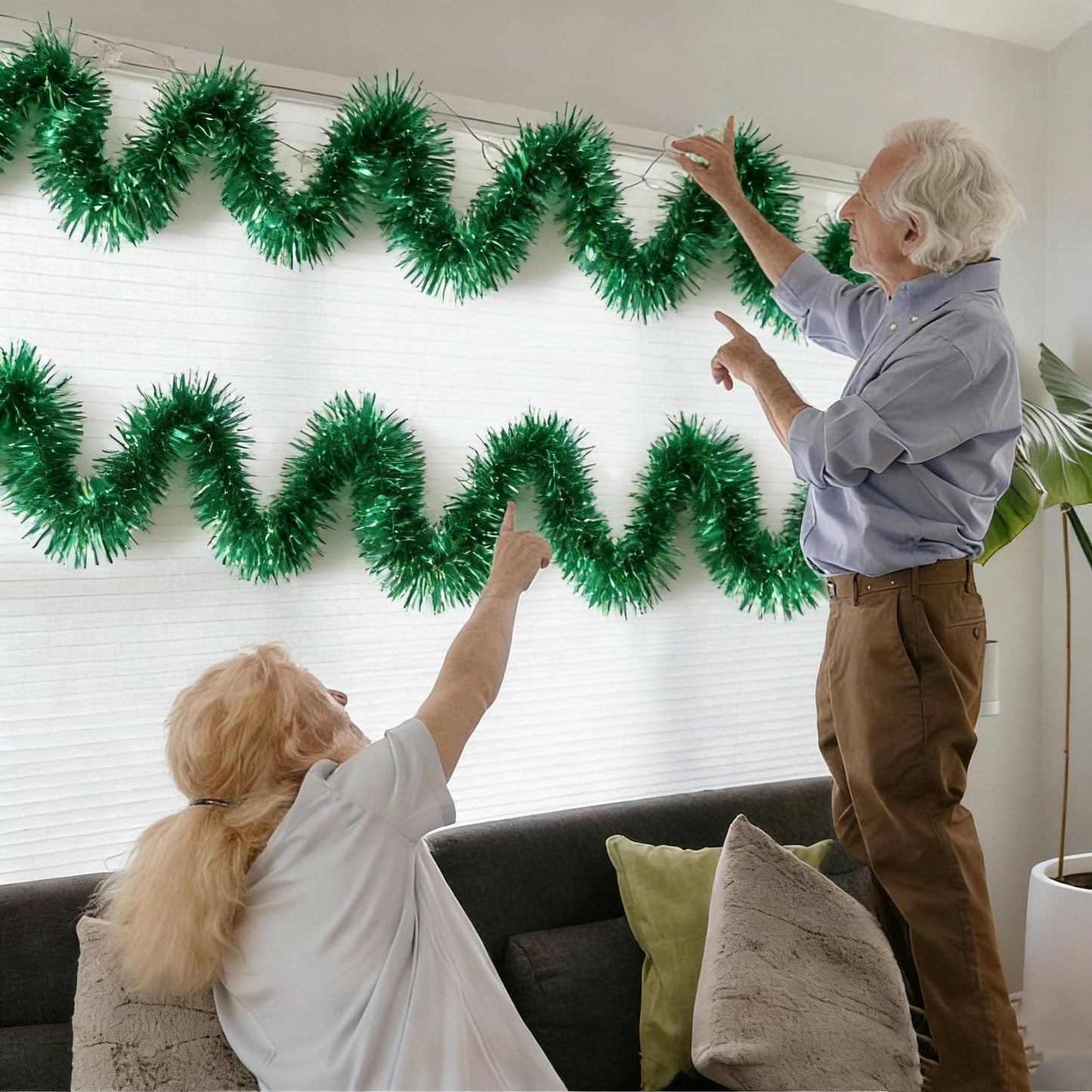 Yocknoce Green Tinsel Garland, 33 Ft Christmas Tree Decoration, St. Patrick’s Day Party Supplies, Green Theme, Jungle Safari Birthday Backdrop, Festive Indoor Decor