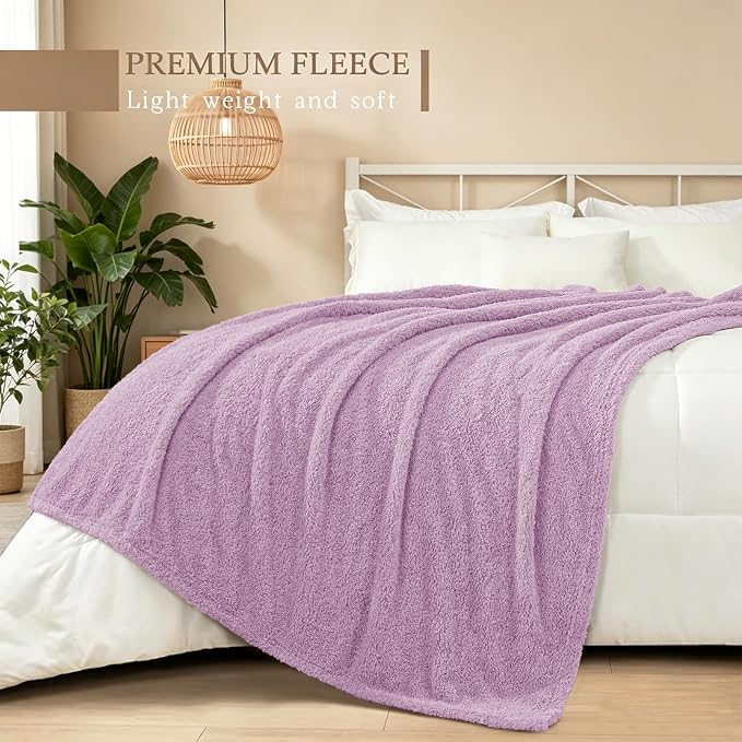 Exclusivo Mezcla Fleece Twin Size Bed Blanket, Ultra Soft, Lightweight and Fuzzy Light Purple Blanket for Women, Home Decor, 60x80 Inches