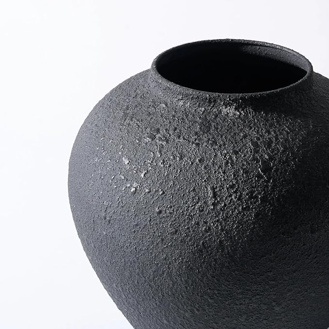 Black Large Round Vase Pottery Look for Home Decor, Arina Black Rustic Iron Vase Modern Farmhouse, Console Table Decor, Earthy Textured Metal Big Black Round Vases for Centerpieces, Jarrones Grandes