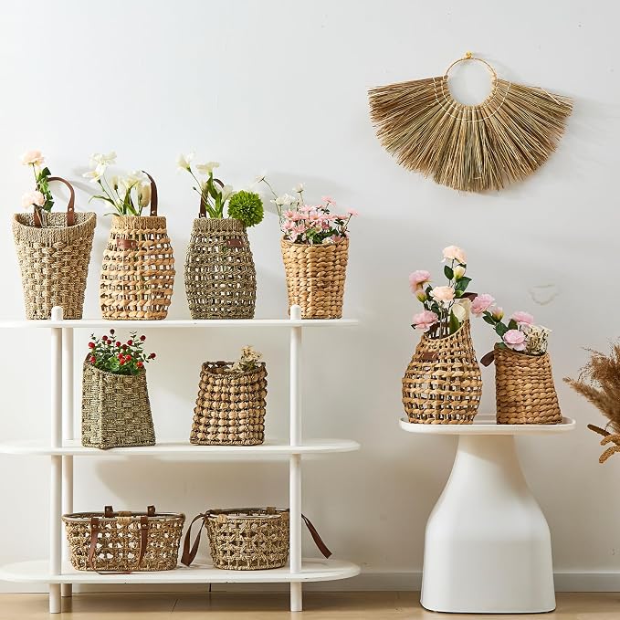 Wall Hanging Pocket Basket Portable Seagrass Storage Basket Decorative Boho Mounted Organizer Dried Flower Plants Front Door Basket for Garden Farmhouse Home