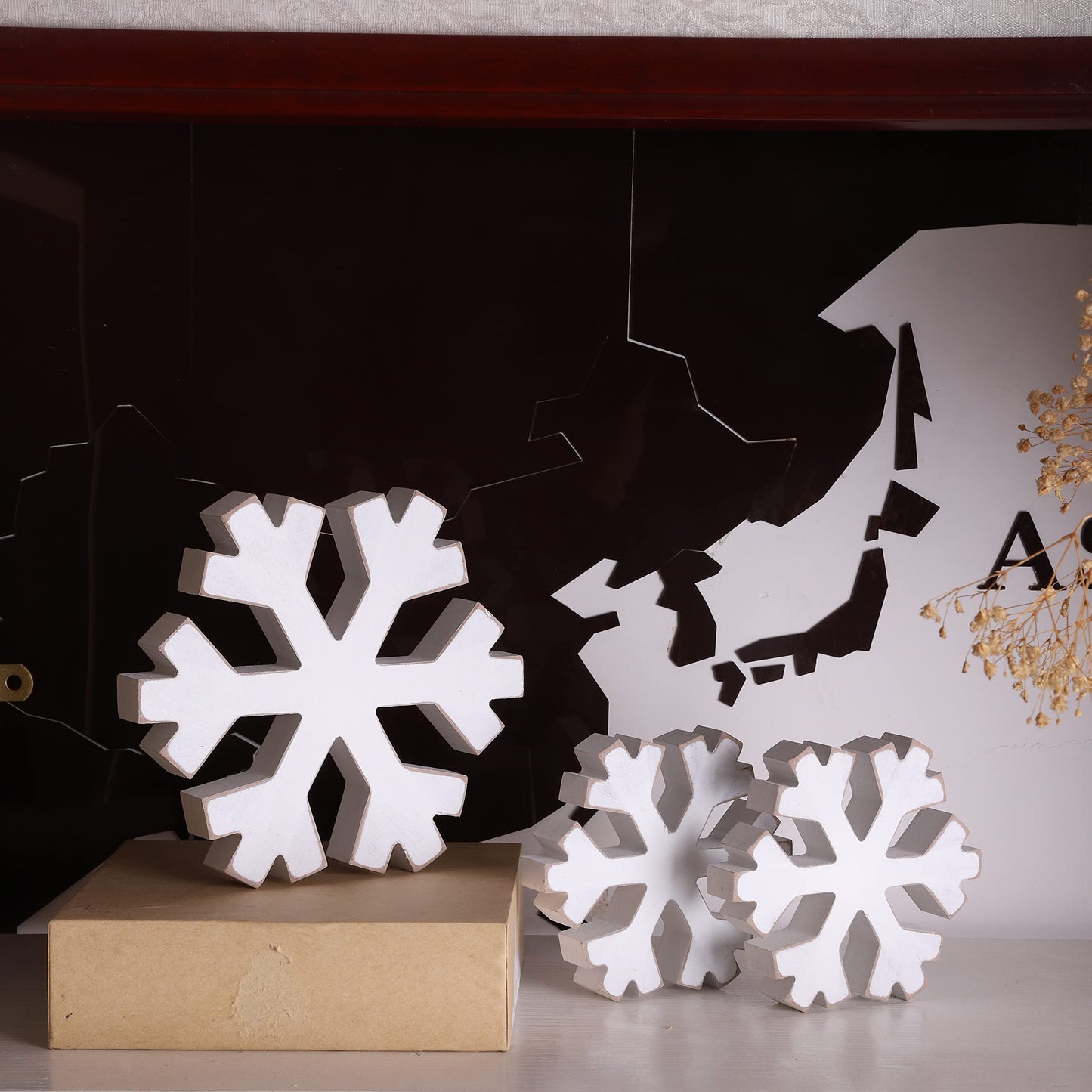 WAWOO 3 Pieces Winter Farmhouse Snowflake Decor - White Distressed Snowflakes for Christmas, Photo Props, Fireplace