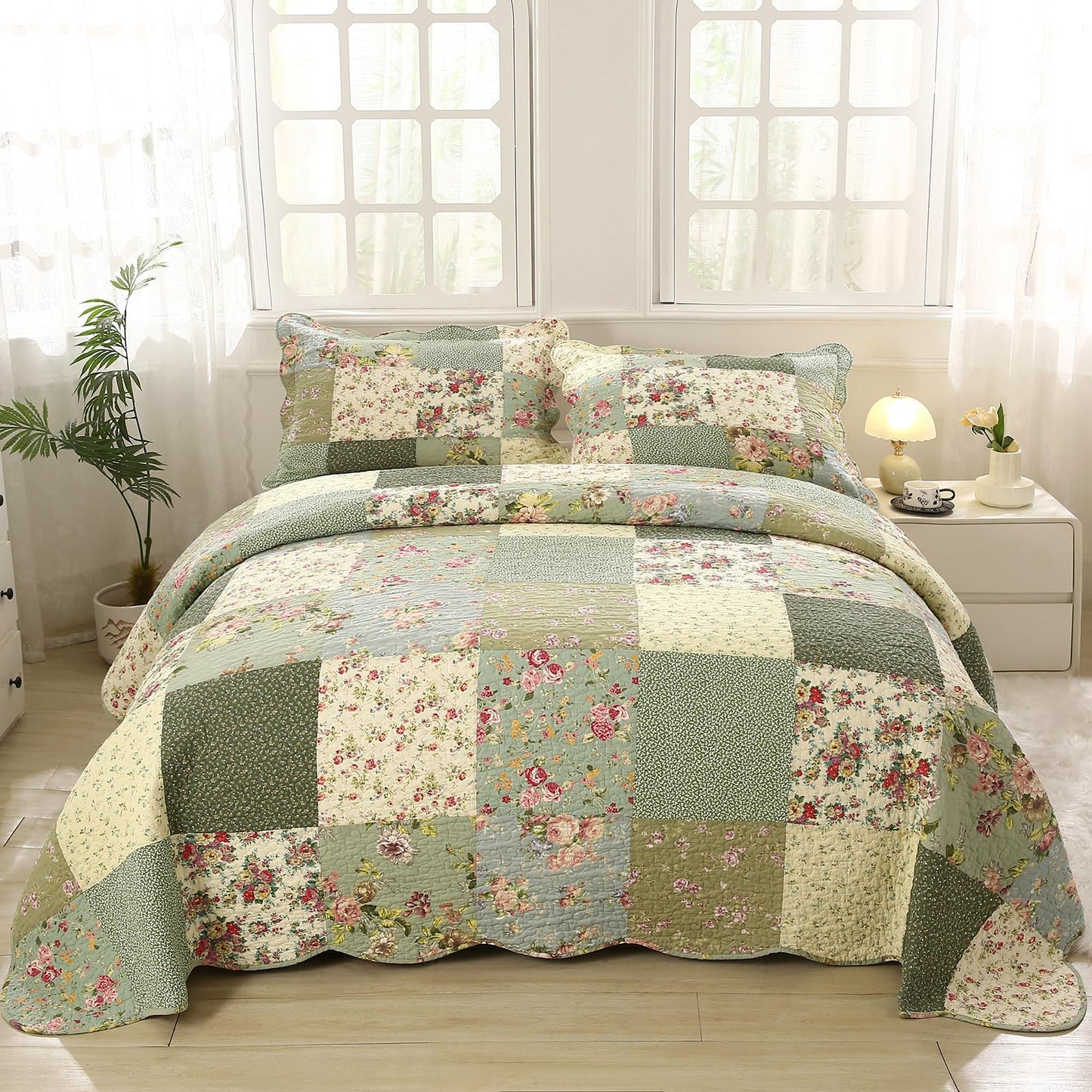 vctops Boho Patchwork Cotton Quilted Bedspread Quilt Set Queen Size 3 Pieces Soft Reversible Lightweight Coverlet Set Floral Print 1 Quilt and 2 Pillow Shams (Green D,Queen)