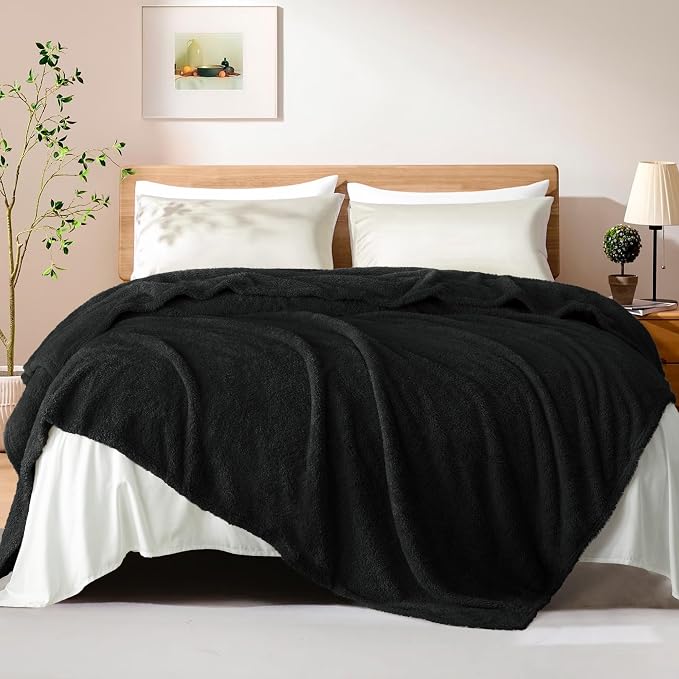 Exclusivo Mezcla Fleece Bed Blankets Queen Size, Ultra Soft, Lightweight and Fuzzy Black Blanket for Women, Home Decor, 90x90 Inches