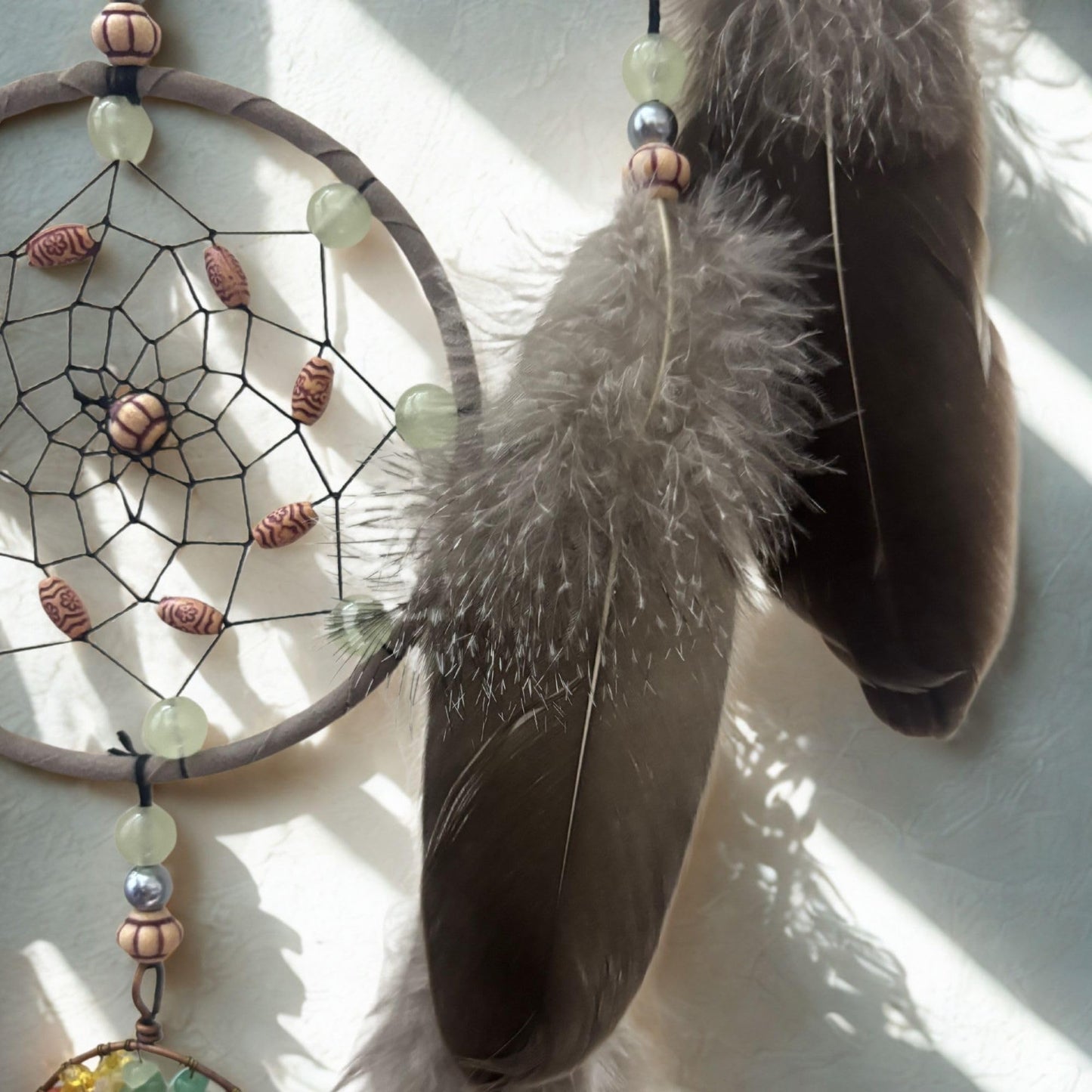 XEYOLHON Dream Catchers for Adults with Luminous Beads Dream Catcher with 7 Chakra Handmade Wall Decor with Native Feather Hanging Ornament for Bedroom Brown