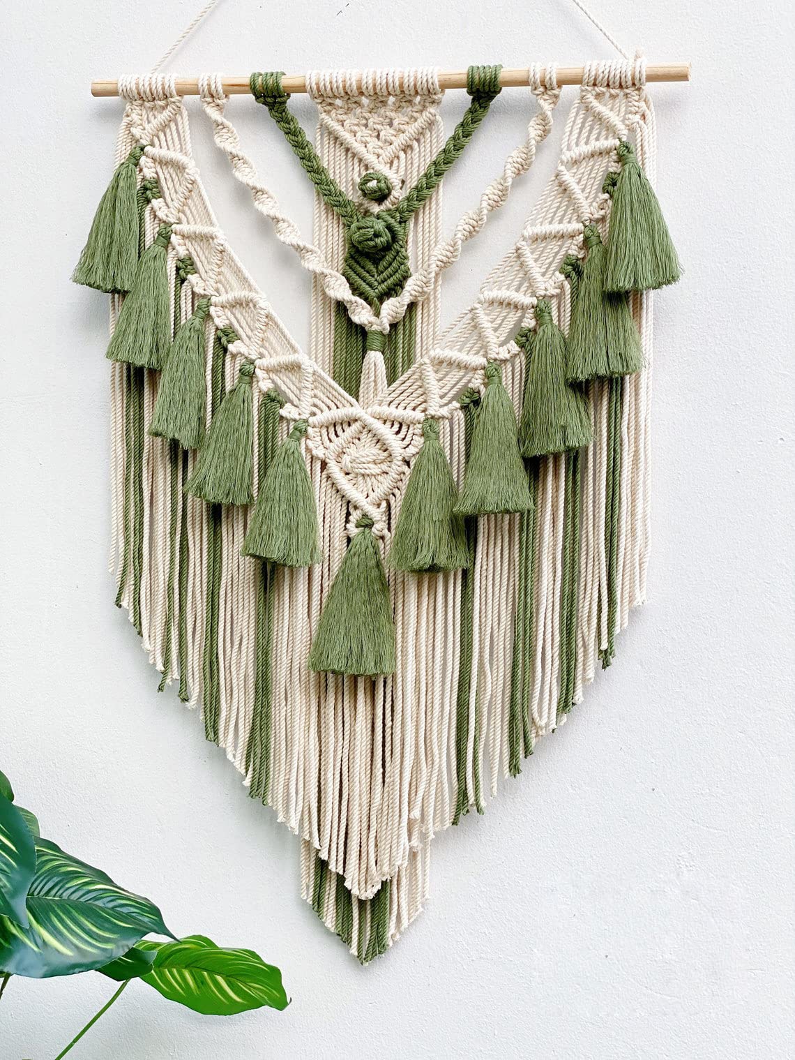 Boho Macrame Wall Hanging & Wall Decor, Cotton Handmade Tapestry with Tassel, Woven Macrame Wall Art for Decorating Bedroom Living Room Apartment Nursery (Green)