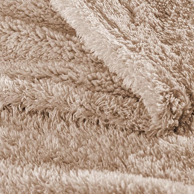 Exclusivo Mezcla Fleece Camel Throw Blanket for Couch Sofa, Ultra Soft, Lightweight and Fluffy Blankets for Women, All Season, 50x60 Inches