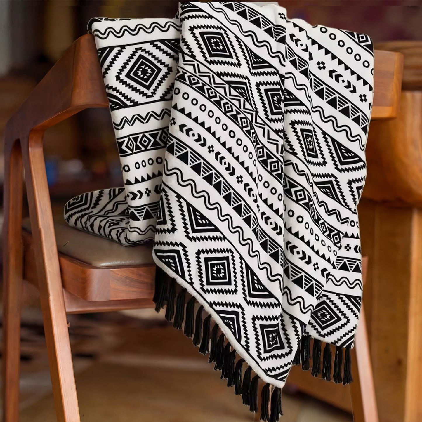 CASAAGUSTO Boho Throw Blanket for Couch - Farmhouse Throw Blanket with Tassel, Western Aztec Blanket, Printed Flannel Bohemian Blanket,Gifts for Women(50x60 Inches, Black and White)